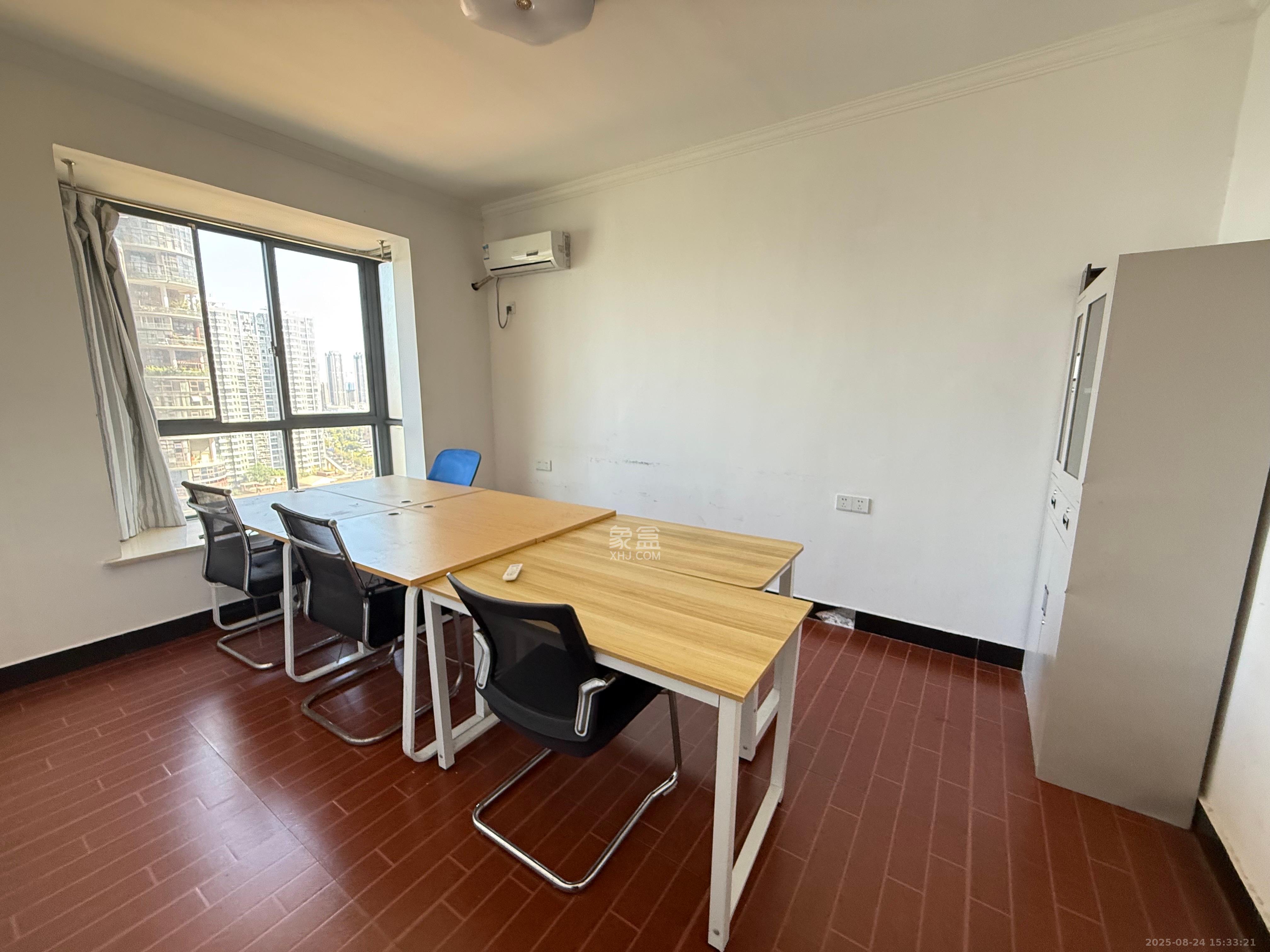 湘江世纪城富湾国际  5室2厅2卫    8600.0元/月 湘江世纪城富湾国际  5室2厅2卫    8600.0元/月室内图