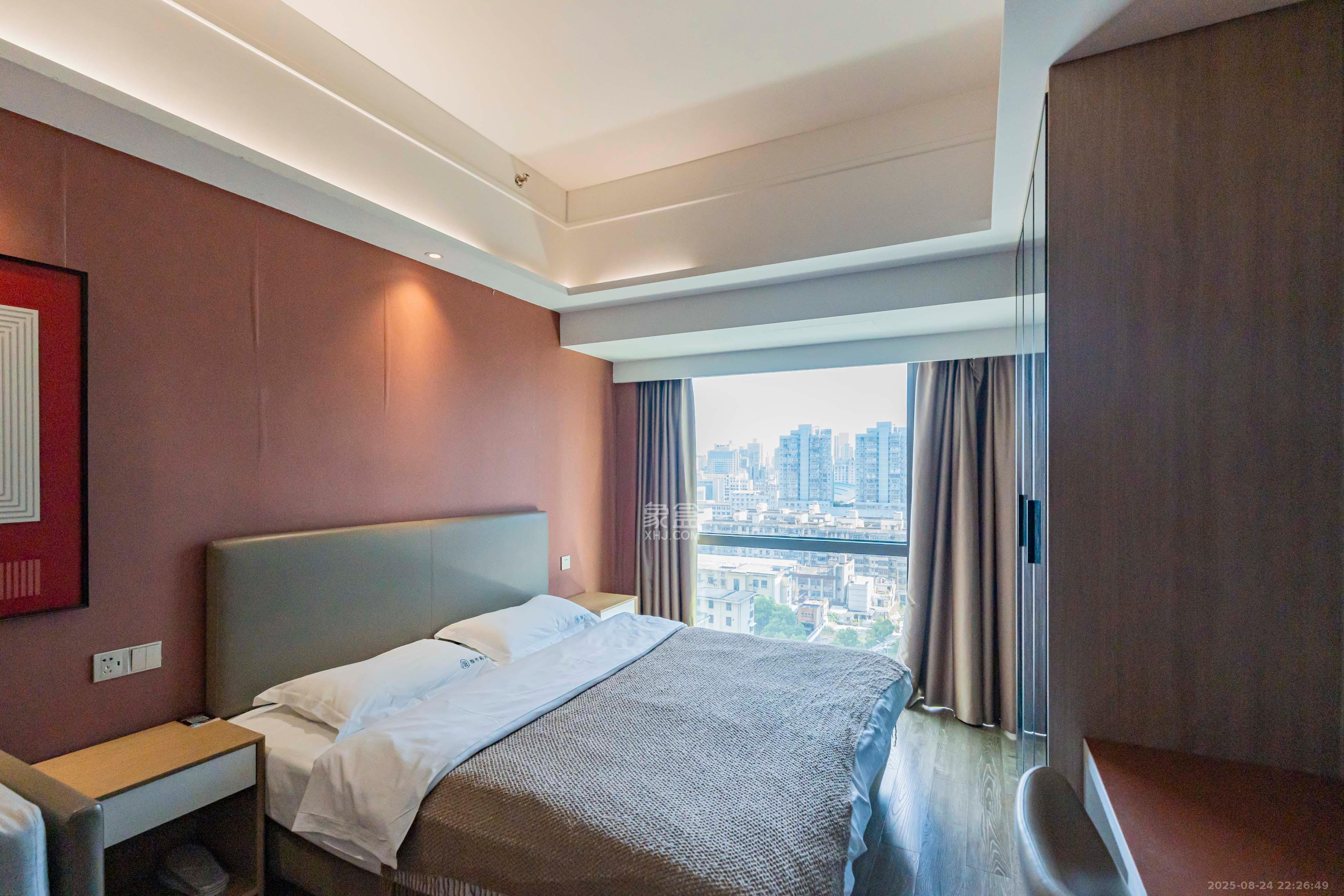 华远华时代  1室1厅1卫    41.8万卧室