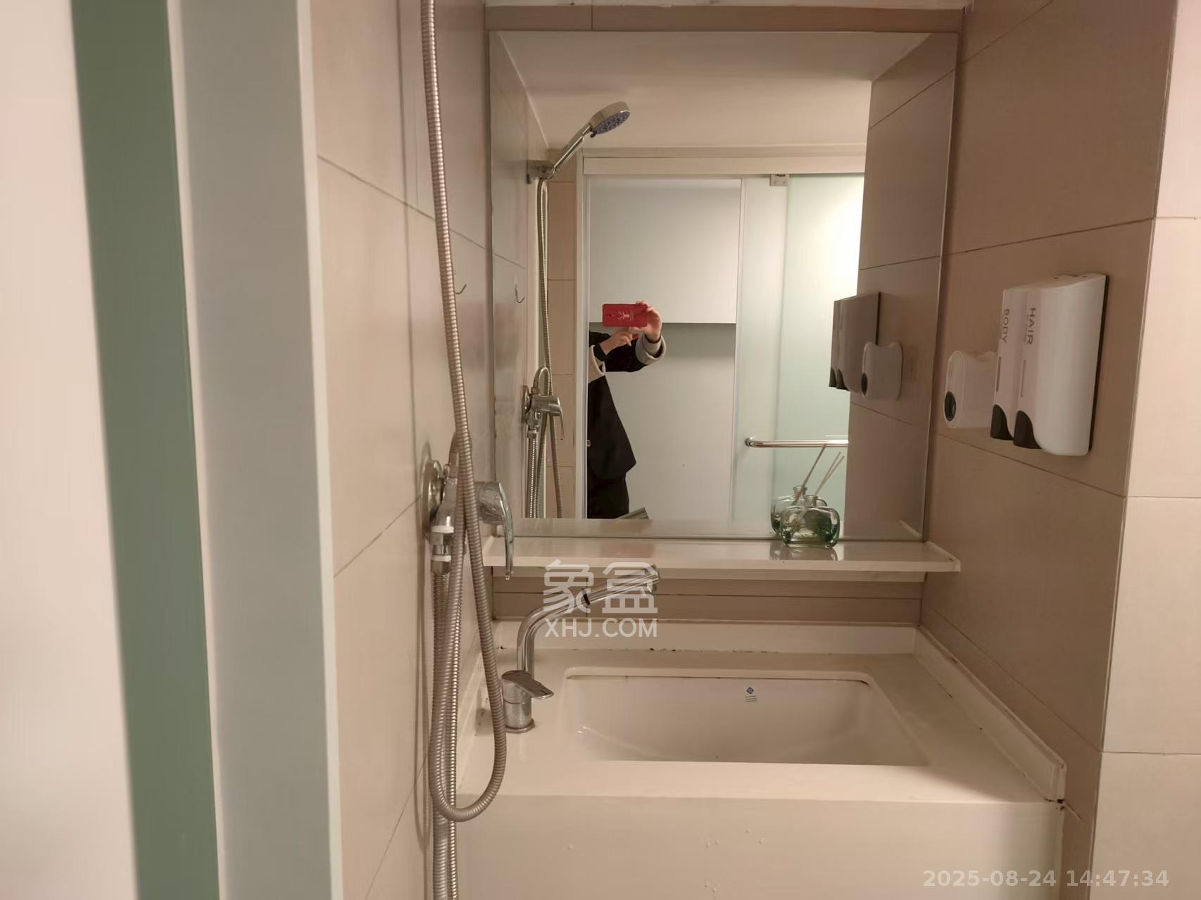 时代年华  2室1厅1卫    1400.0元/月室内图