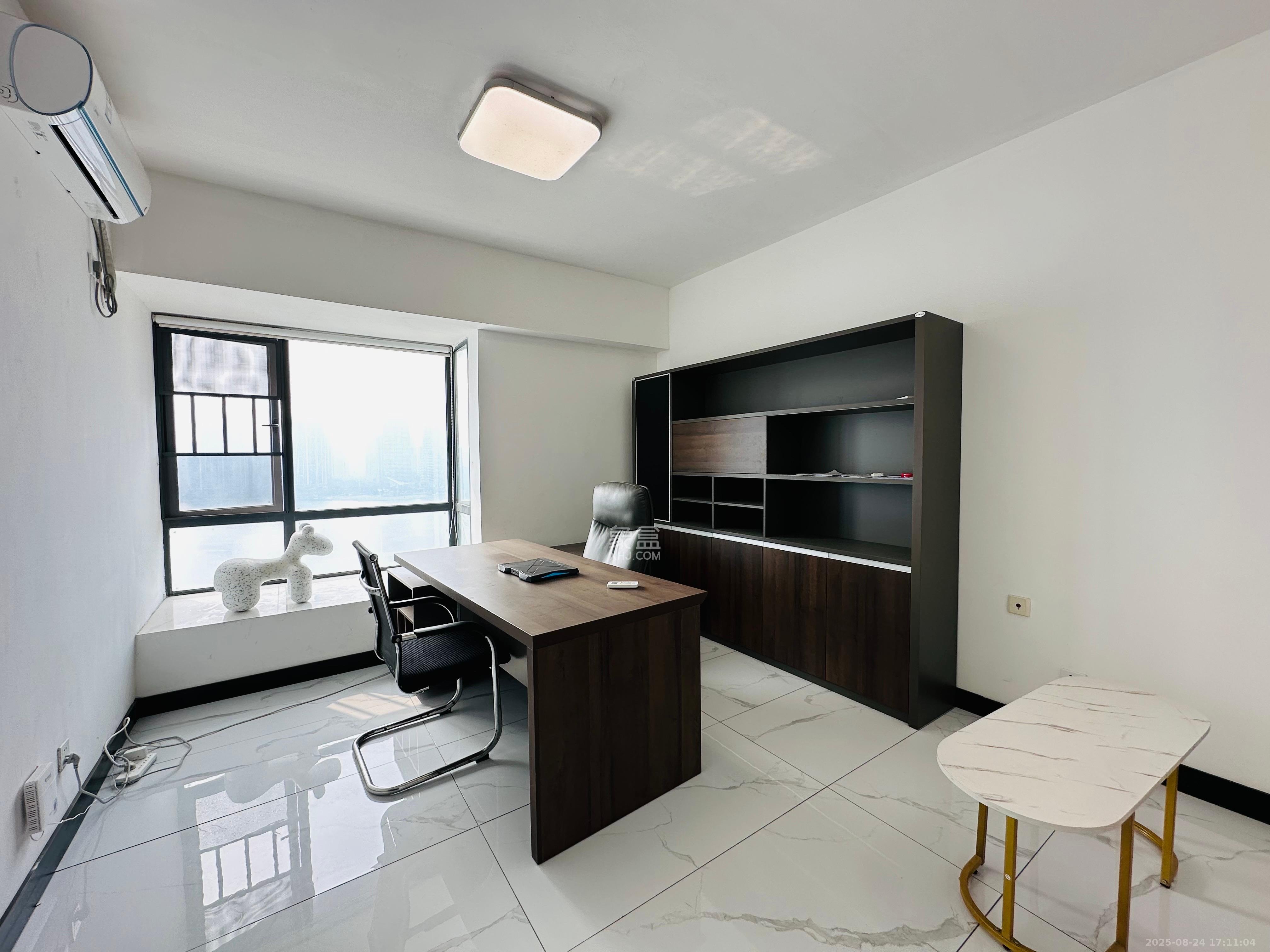 天祥水晶湾 4室2厅2卫 4500.0元/月 天祥水晶湾 4室2厅2卫 4500.0元/月室内图