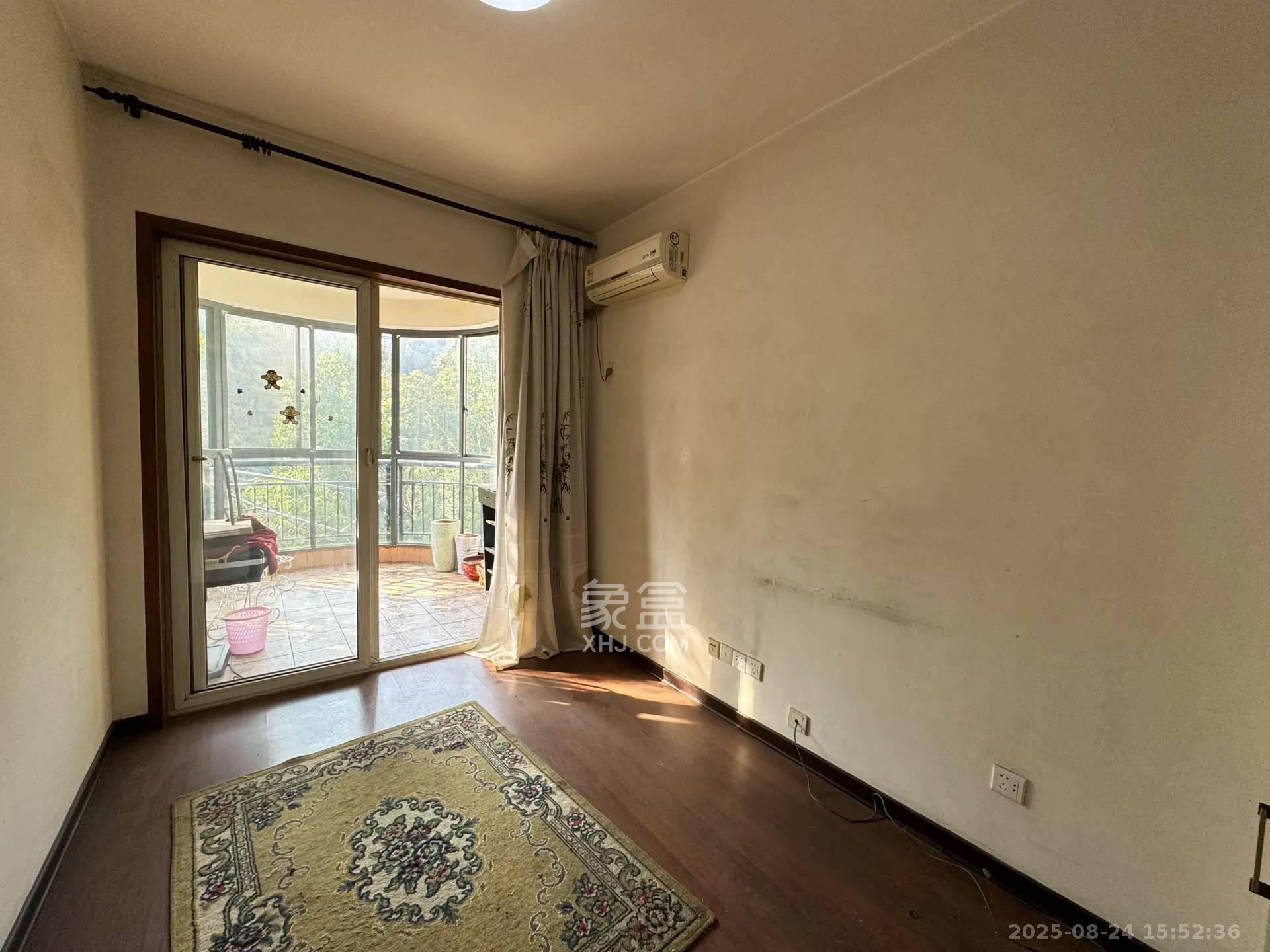 白沙世纪佳园  4室2厅1卫    2800.0元/月 白沙世纪佳园  4室2厅1卫    2800.0元/月室内图