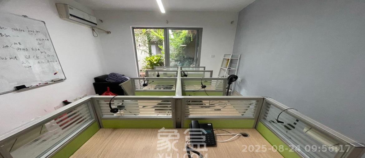 阳光100二期  4室2厅2卫   4800.00元/月室内图
