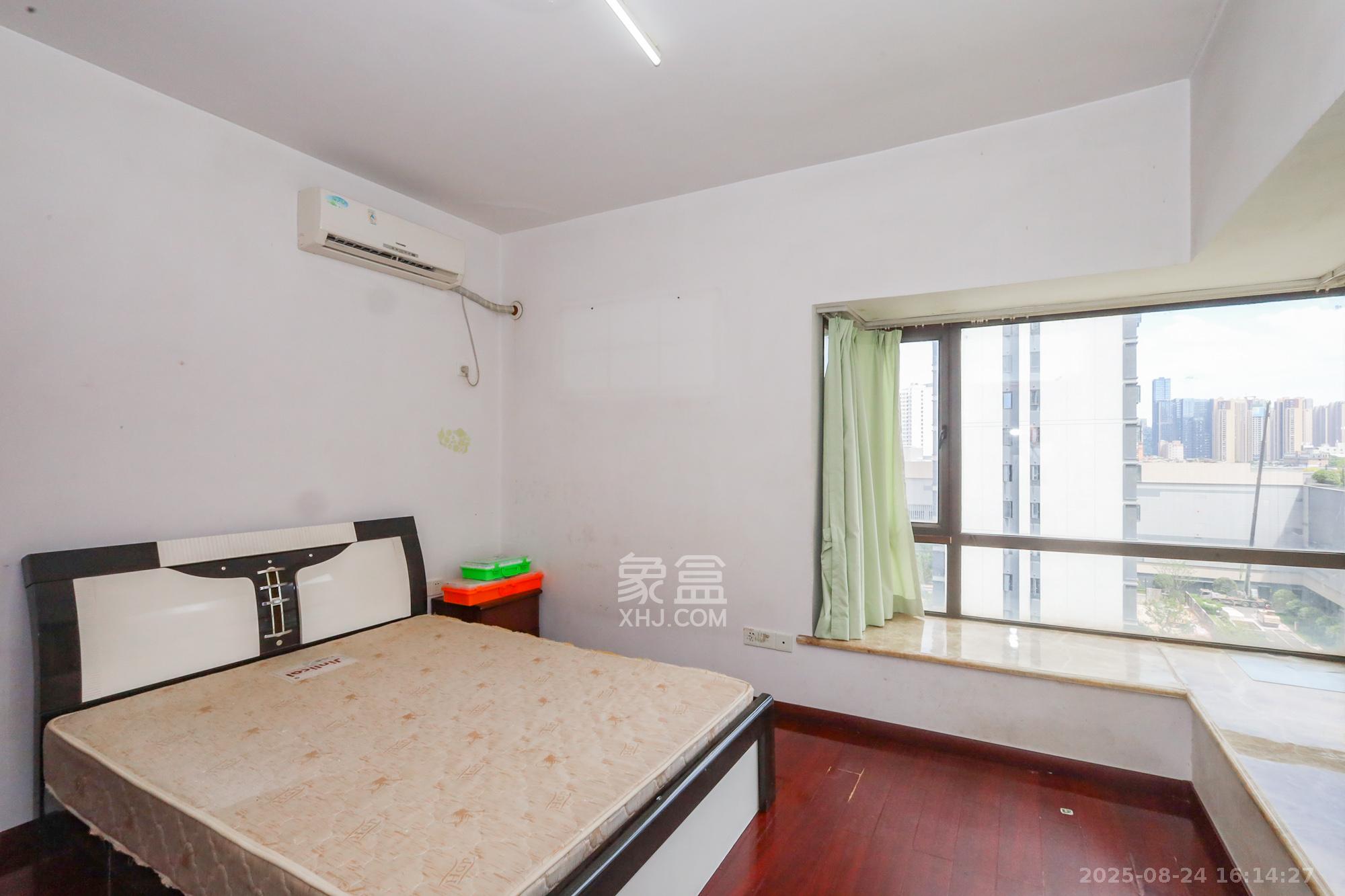 旭辉藏郡(藏郡、旭湘华府) 2室2厅1卫 198.0万 旭辉藏郡(藏郡、旭湘华府) 2室2厅1卫 198.0万卧室