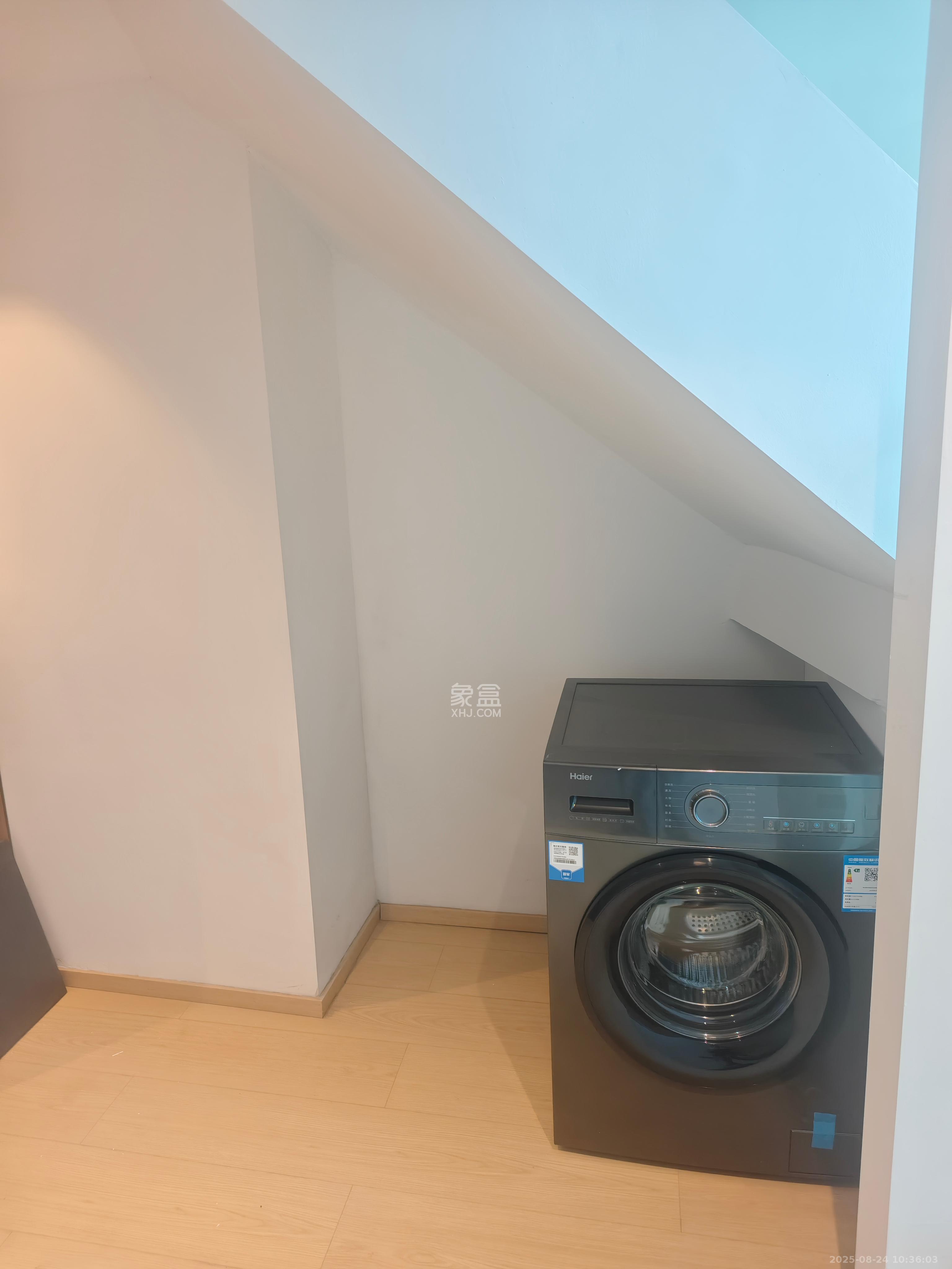 绿地商务广场 1室0厅0卫 1800.0元/月 绿地商务广场 1室0厅0卫 1800.0元/月室内图