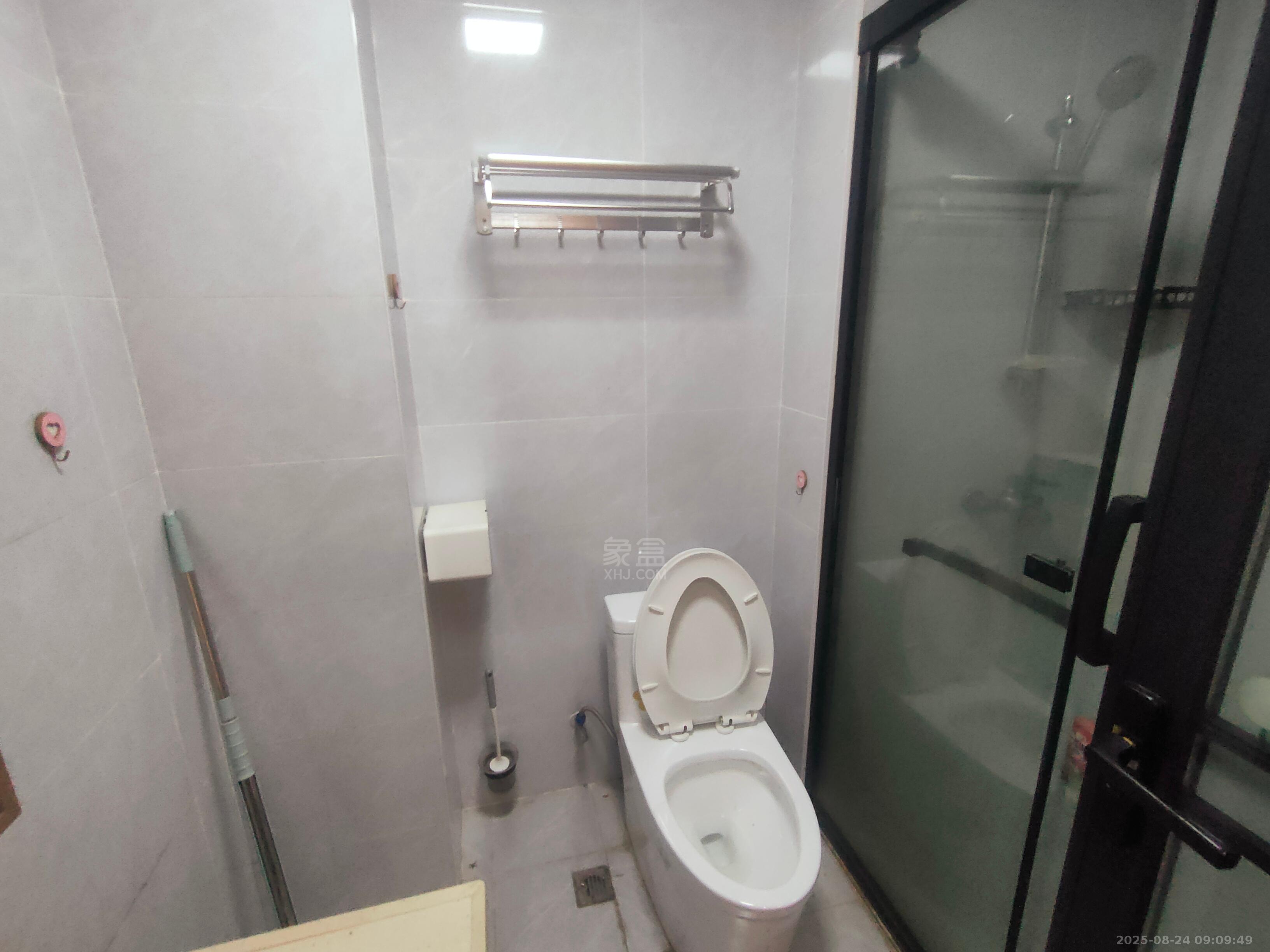 中泰财富湘江  1室1厅1卫    1200.0元/月室内图