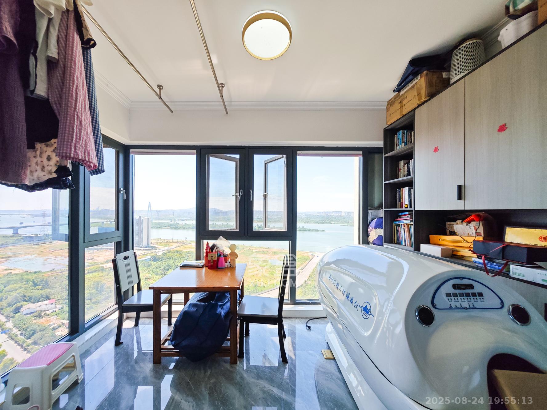 嘉宇北部湾A区 3室2厅1卫 58.0万 嘉宇北部湾A区 3室2厅1卫 58.0万阳台