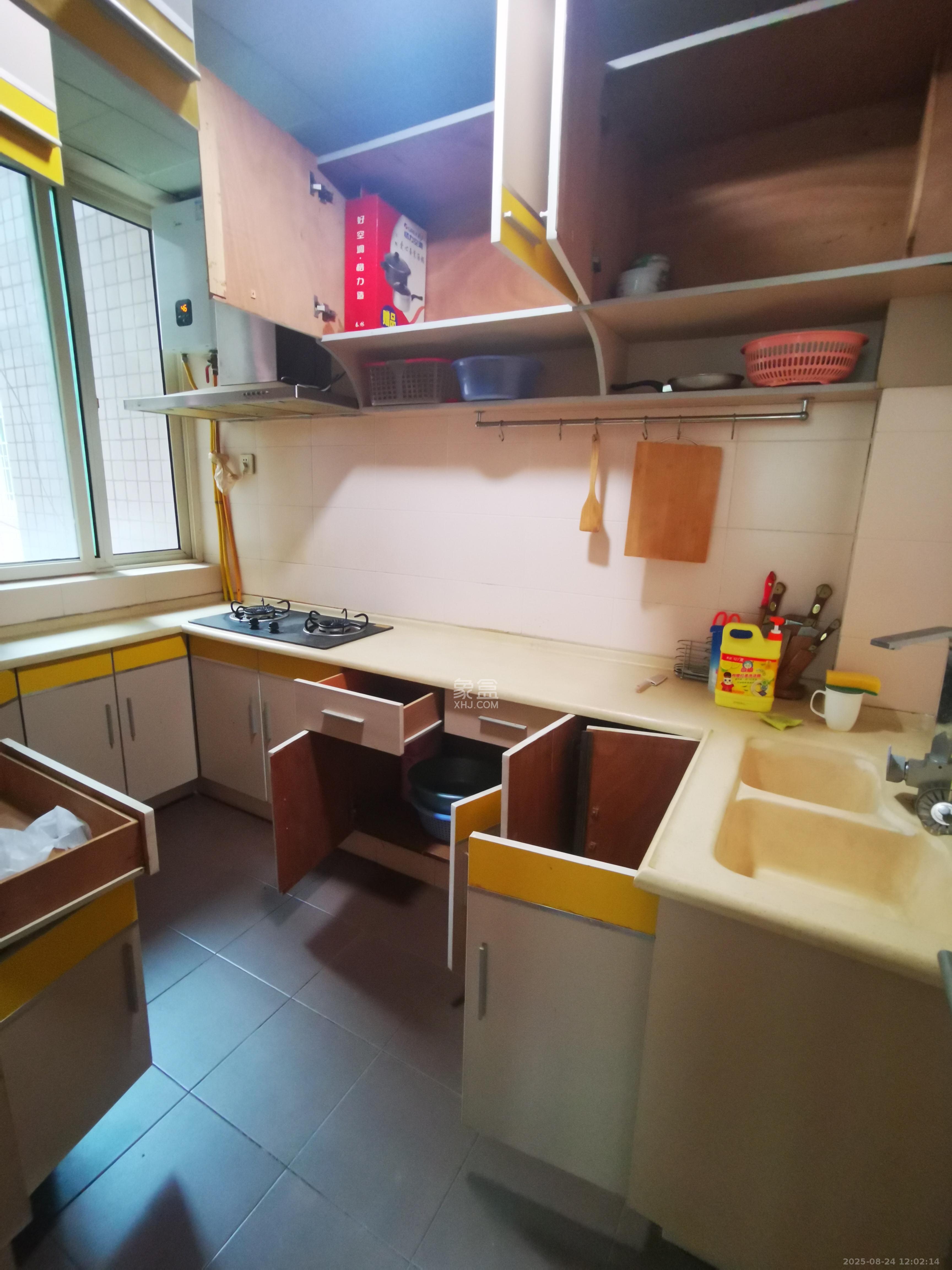 金蕾苑 3室2厅2卫 2600.0元/月 金蕾苑 3室2厅2卫 2600.0元/月室内图