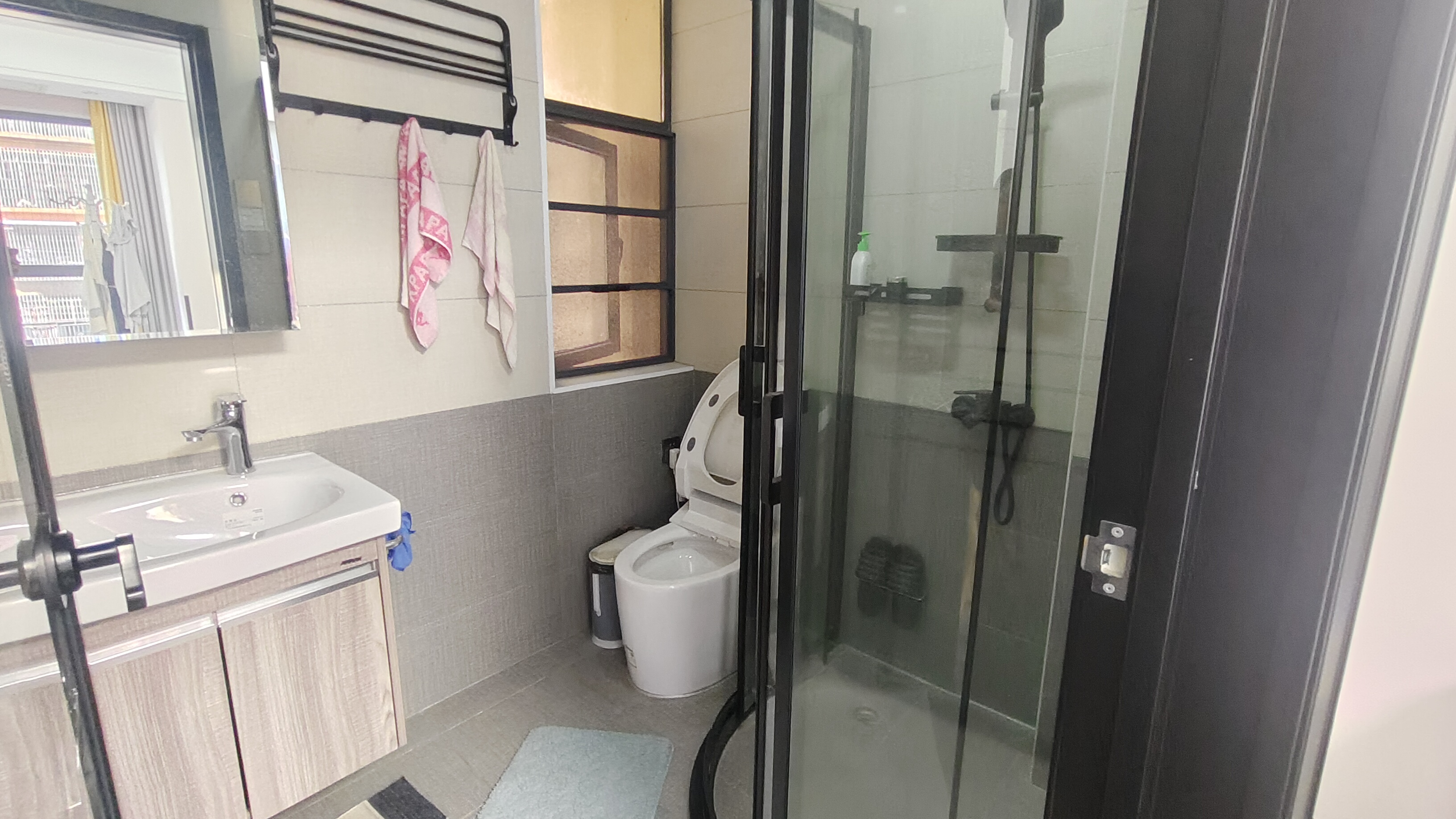 滨江花园 3室2厅2卫 78.0万 滨江花园 3室2厅2卫 78.0万卫生间