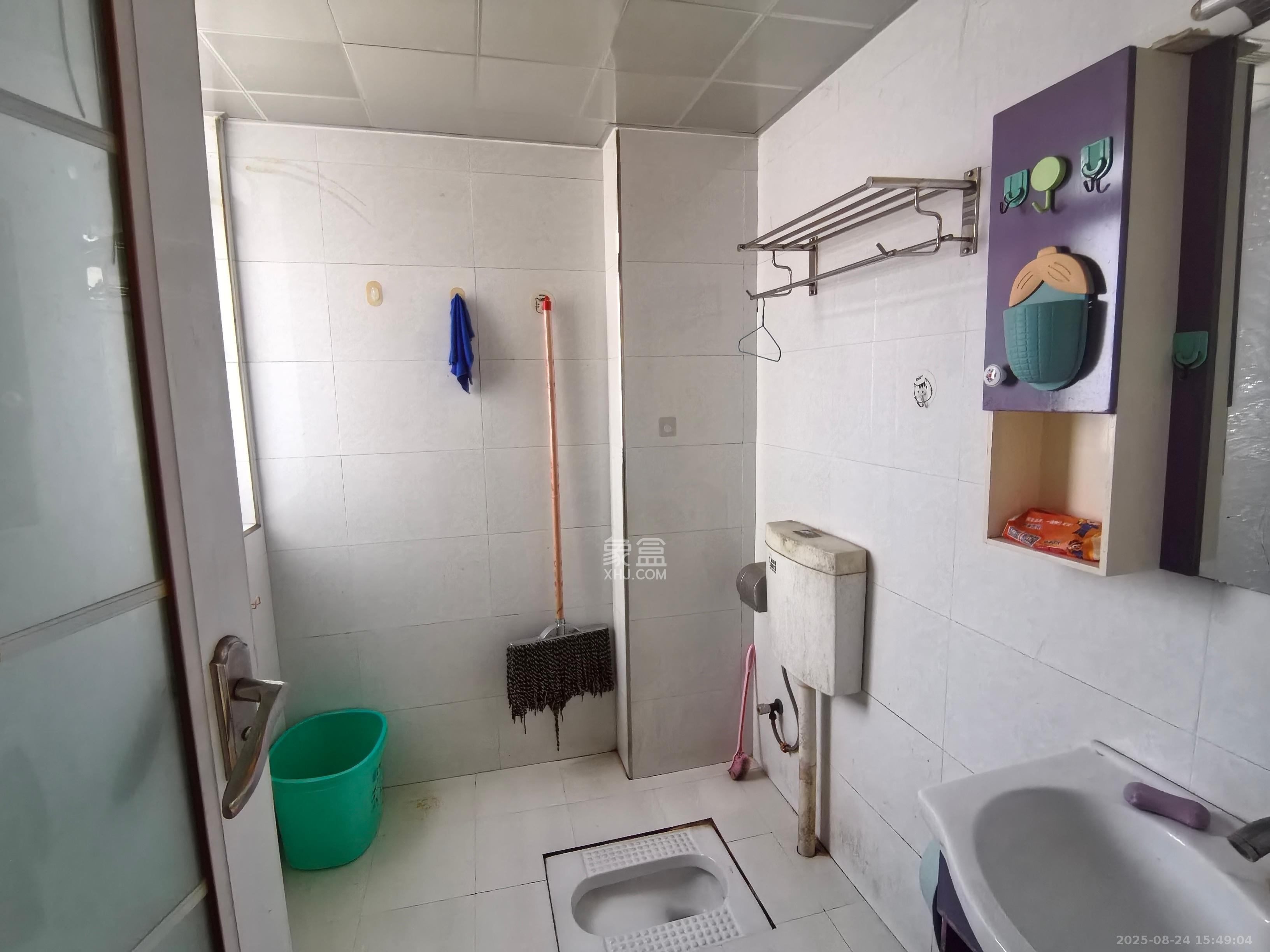 金领家族  2室2厅1卫    1700.0元/月室内图