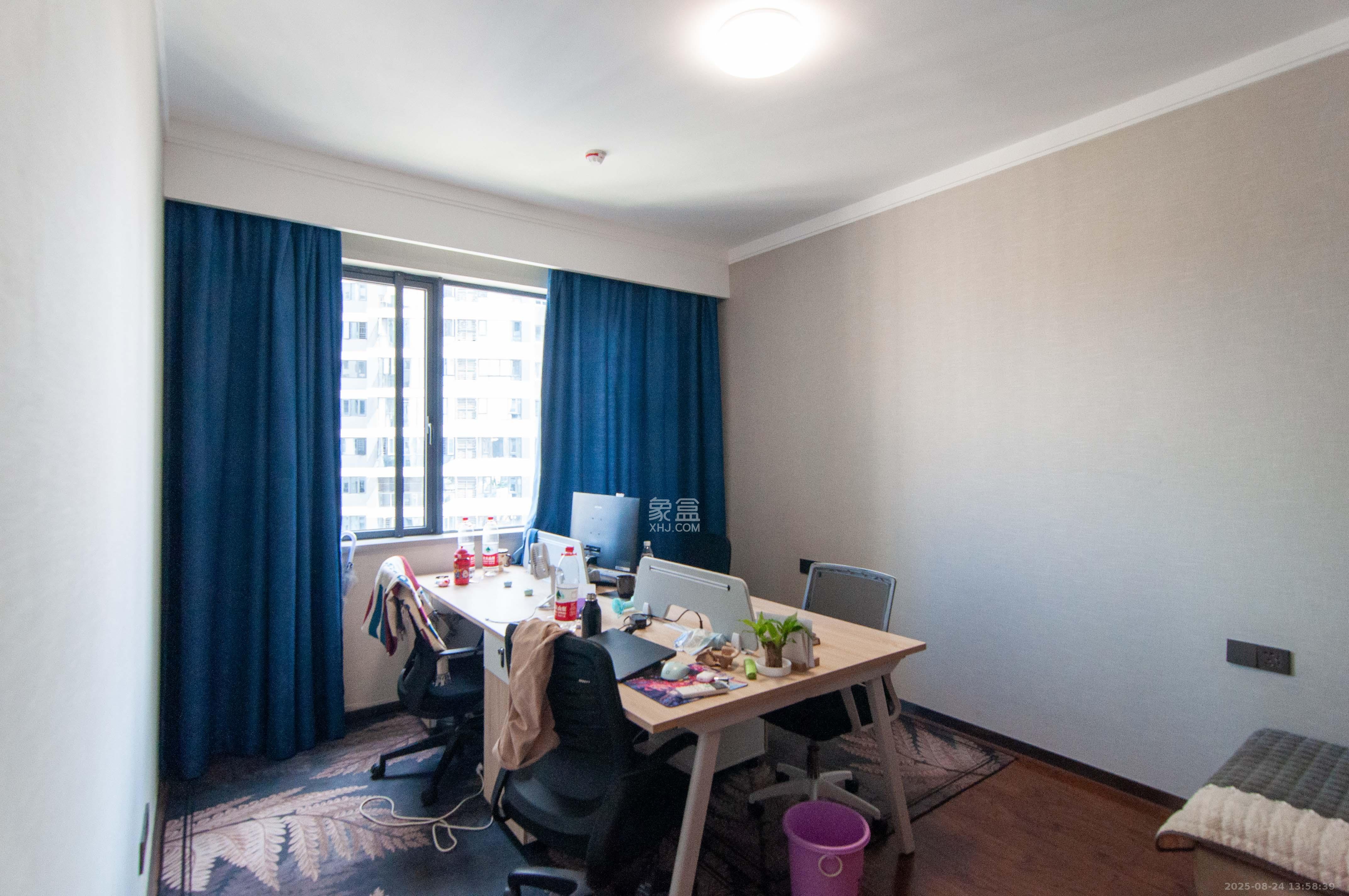 旭辉都会山  4室2厅3卫    328.0万其他