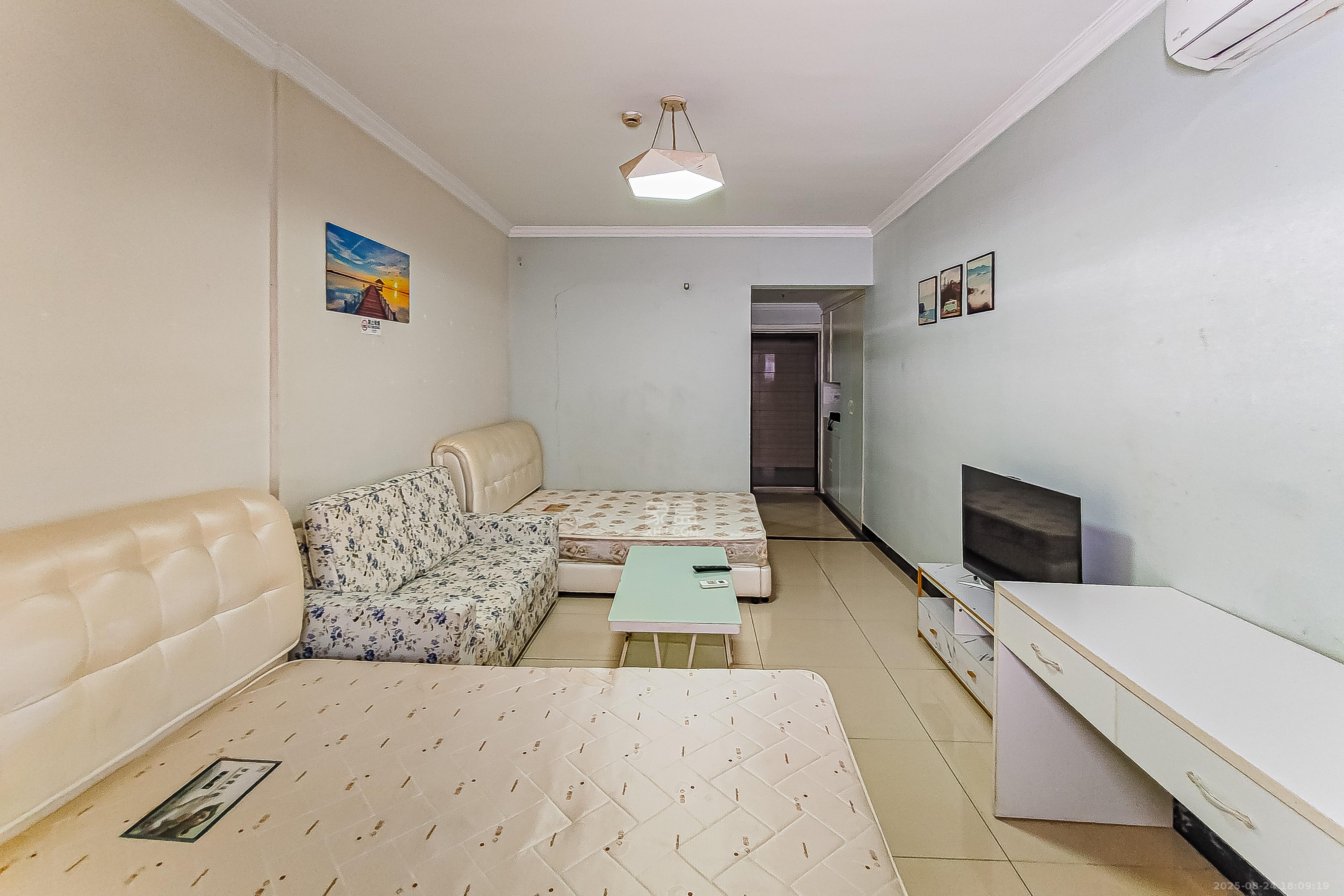 蓝湾国际广场  1室1厅1卫    28.0万 蓝湾国际广场  1室1厅1卫    28.0万卧室