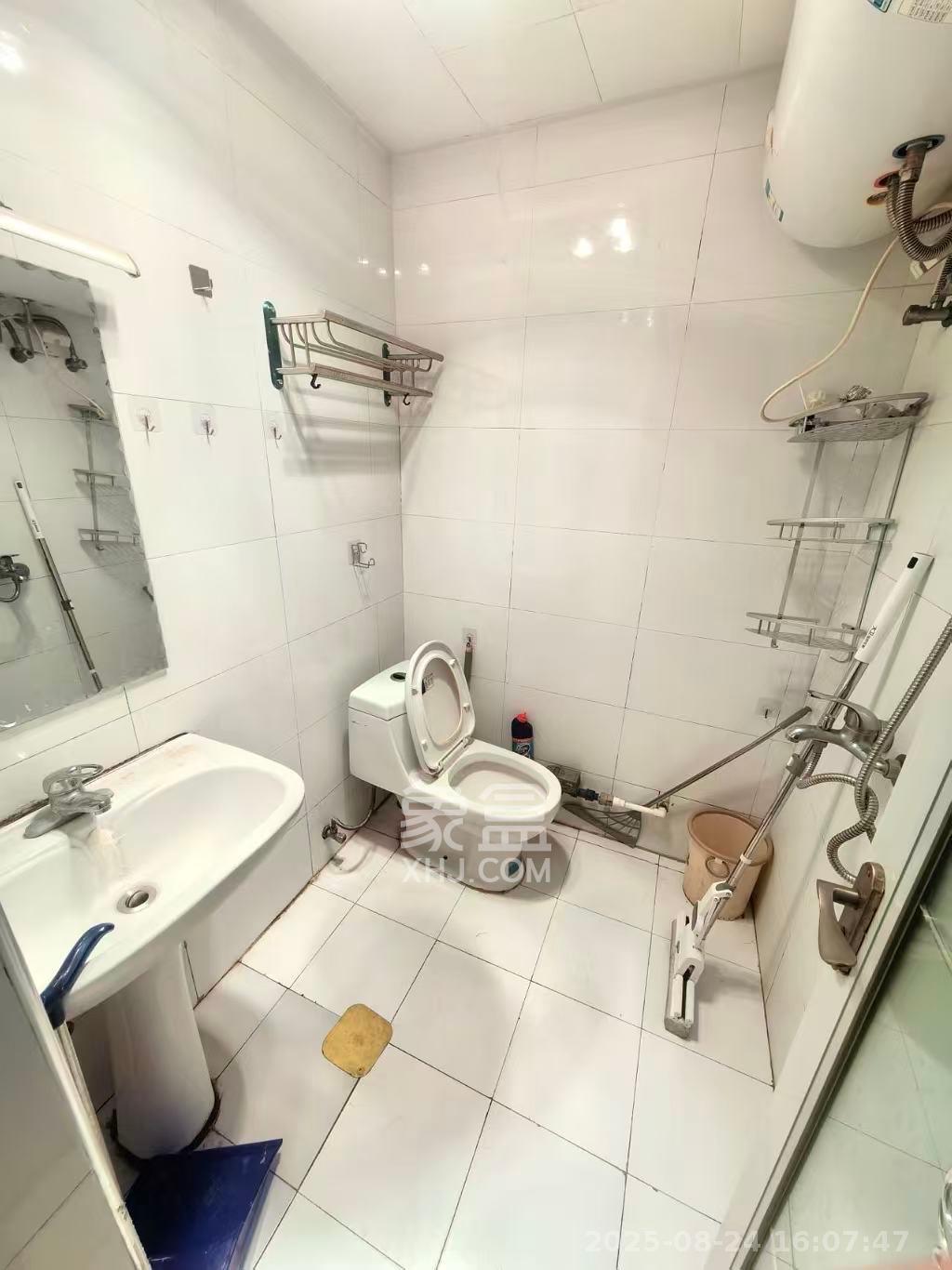 观园国际公寓  1室1厅1卫    1600.0元/月 观园国际公寓  1室1厅1卫    1600.0元/月室内图