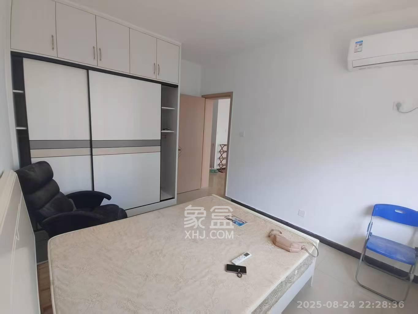 黄鹤小区4片  2室2厅1卫    1600.0元/月 黄鹤小区4片  2室2厅1卫    1600.0元/月室内图