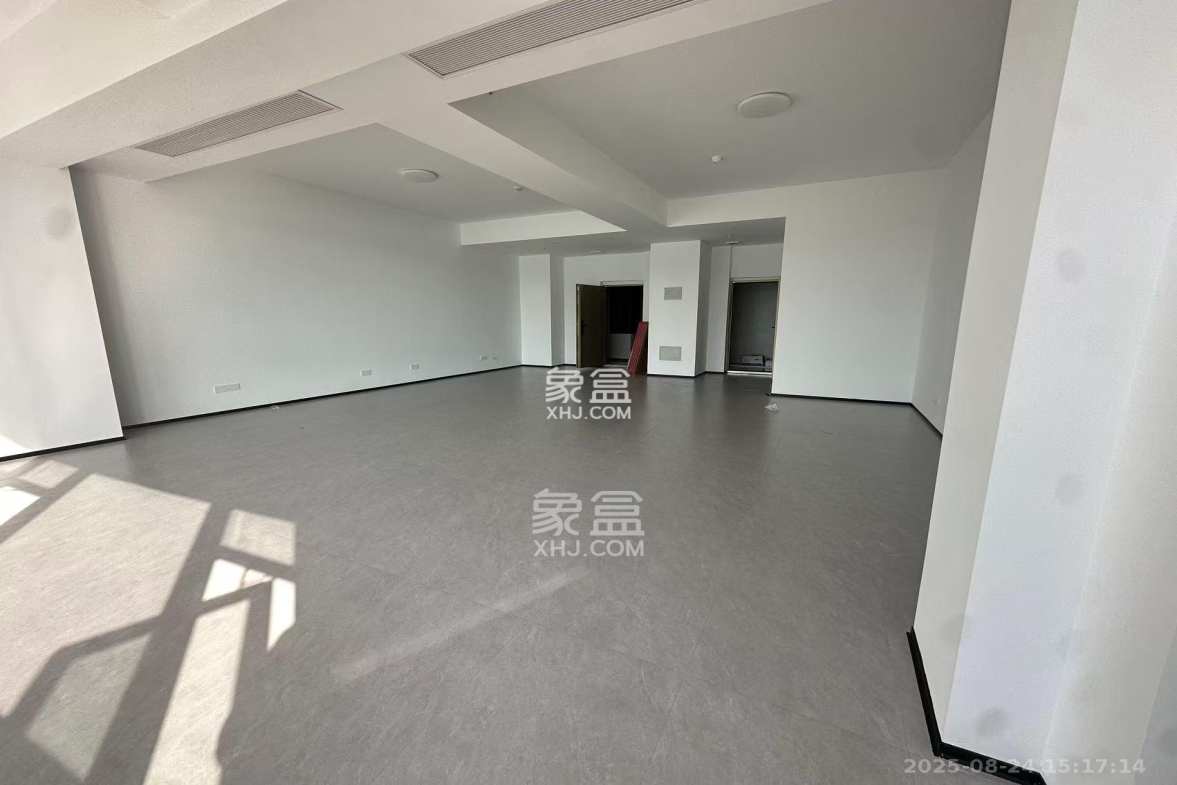 湘江颂 1室1厅1卫 6800.0元/月 湘江颂 1室1厅1卫 6800.0元/月室内图