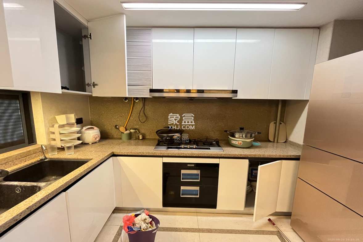 万科金域缇香  4室2厅2卫    5000.0元/月 万科金域缇香  4室2厅2卫    5000.0元/月室内图