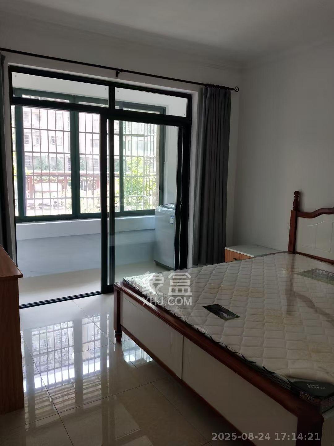 麓枫和苑  1室1厅1卫    1800.0元/月 麓枫和苑  1室1厅1卫    1800.0元/月室内图