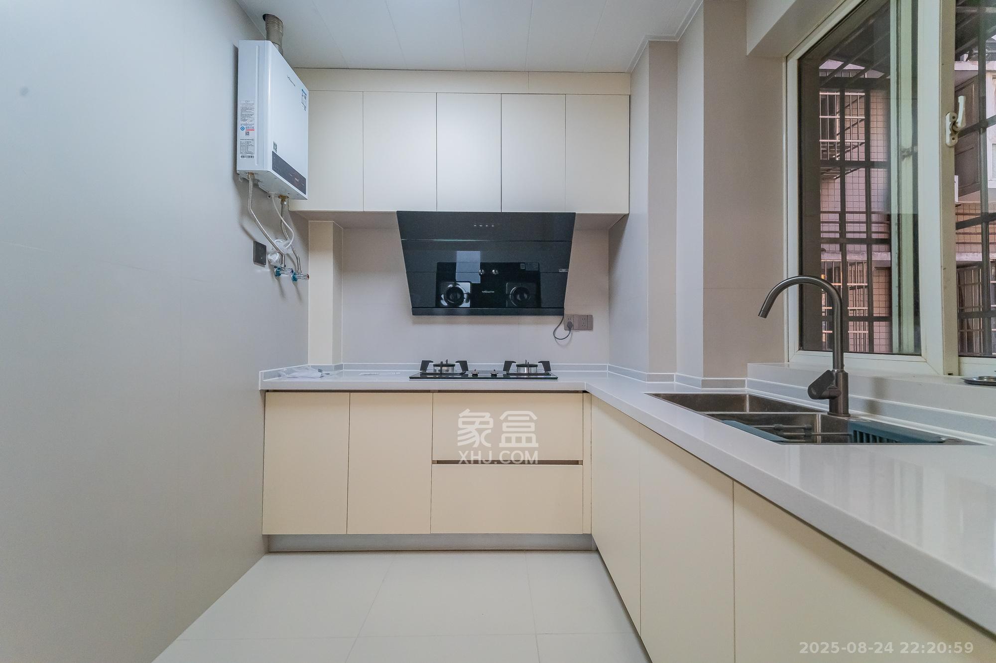 佳美星城 3室2厅1卫 65.8万 佳美星城 3室2厅1卫 65.8万厨房