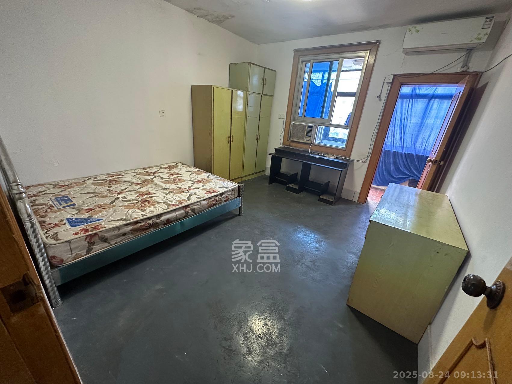 通泰街三湘里  3室1厅1卫    1600.0元/月室内图