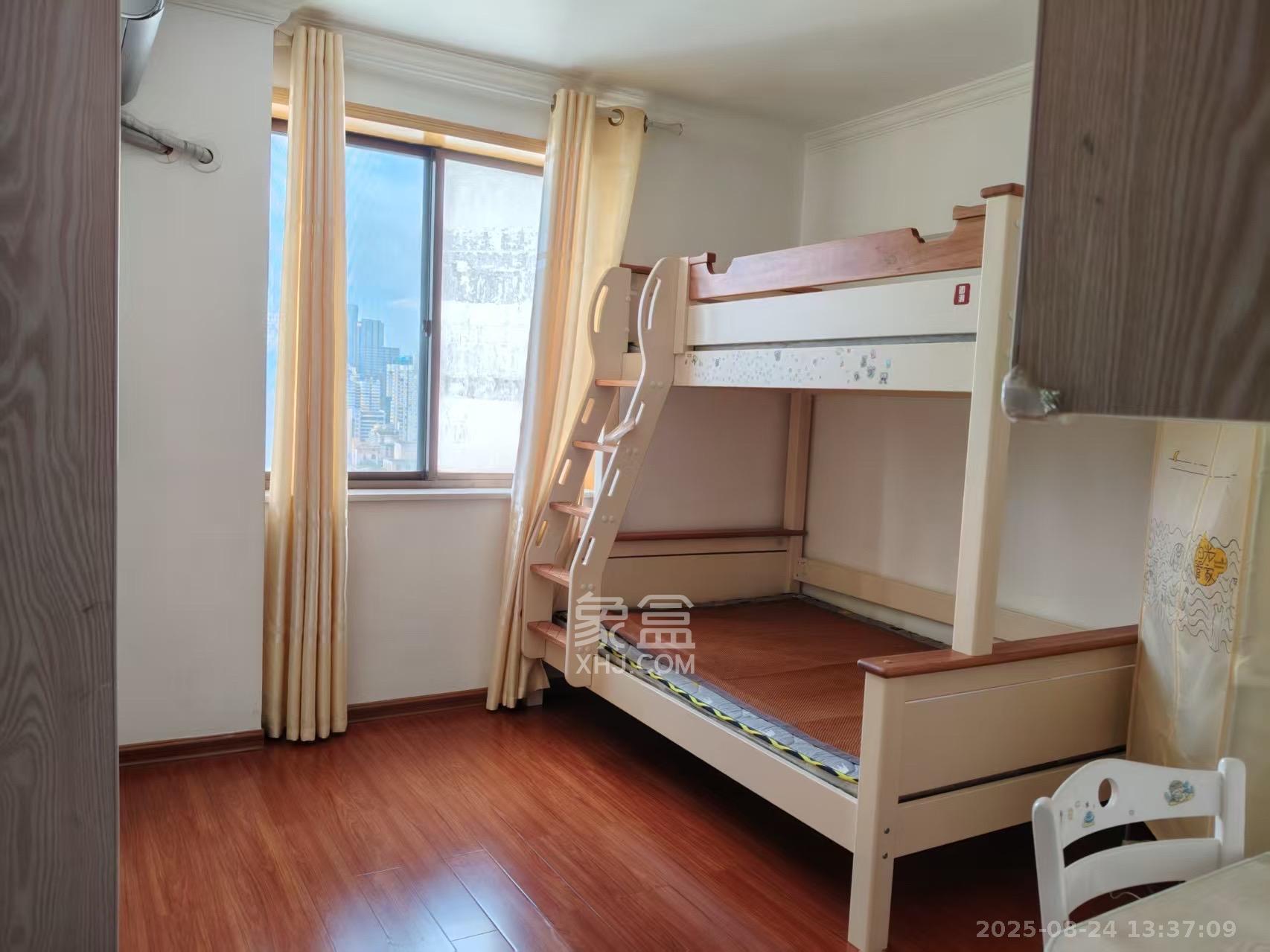 芙蓉广场农行单位宿舍  2室1厅1卫    2600.0元/月 芙蓉广场农行单位宿舍  2室1厅1卫    2600.0元/月室内图