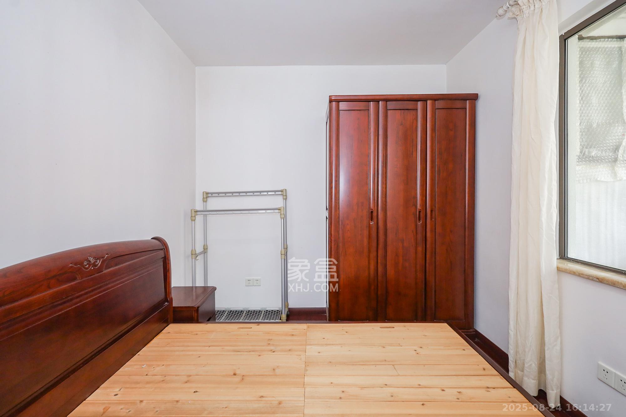 旭辉藏郡(藏郡、旭湘华府) 2室2厅1卫 198.0万 旭辉藏郡(藏郡、旭湘华府) 2室2厅1卫 198.0万卧室