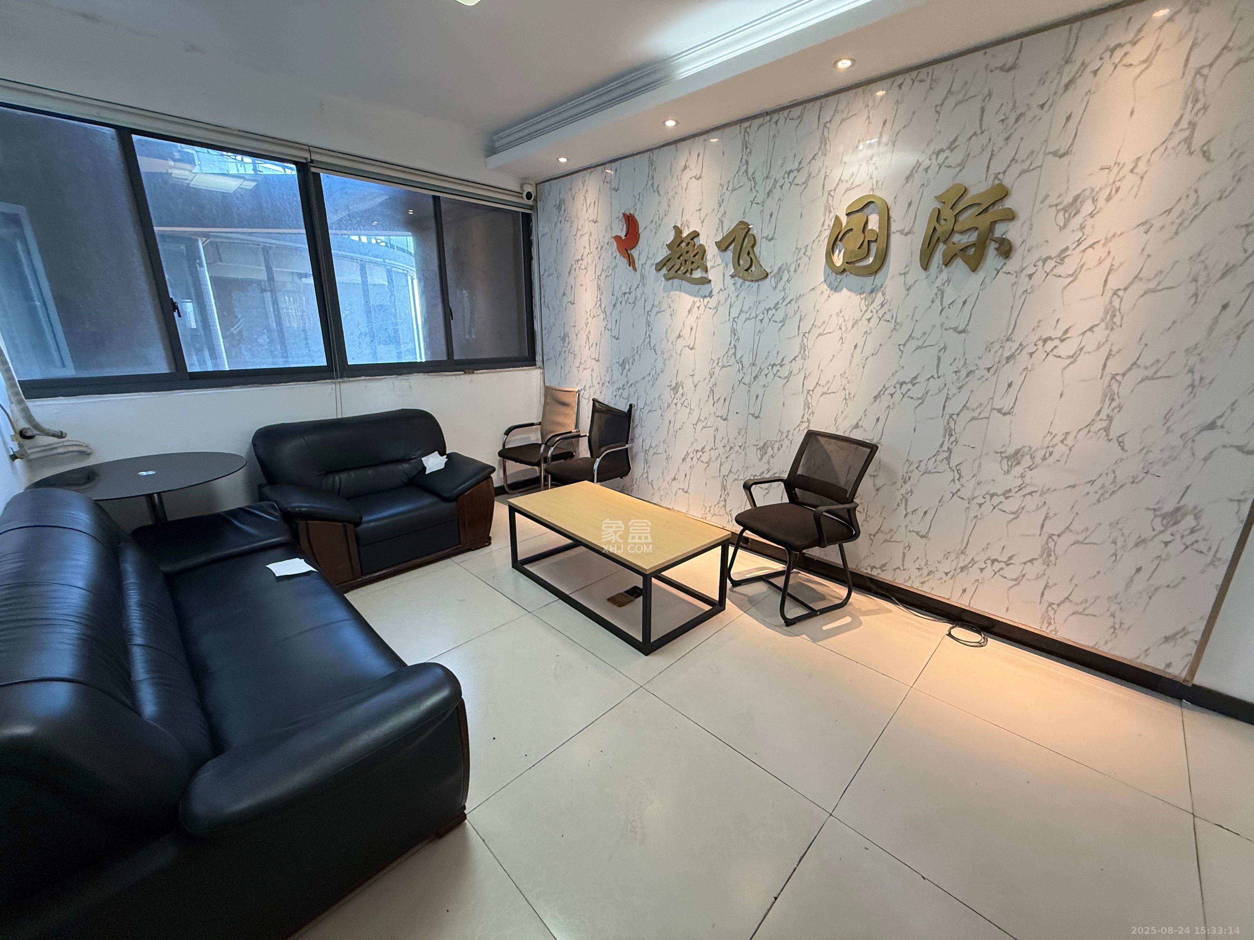 湘江世纪城富湾国际  5室2厅2卫    8600.0元/月 湘江世纪城富湾国际  5室2厅2卫    8600.0元/月室内图