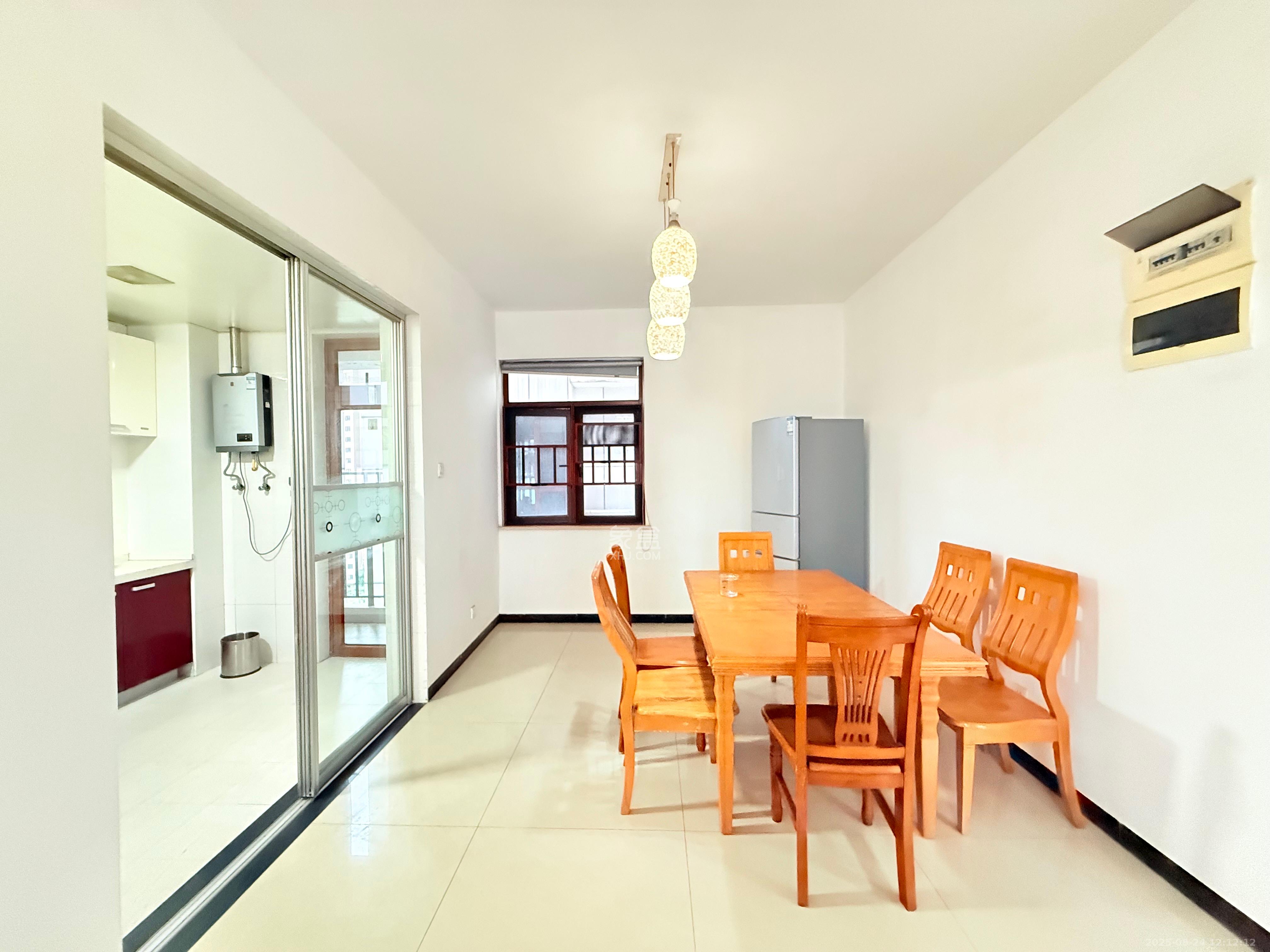 银杏嘉园  4室2厅1卫    3000.0元/月 银杏嘉园  4室2厅1卫    3000.0元/月室内图