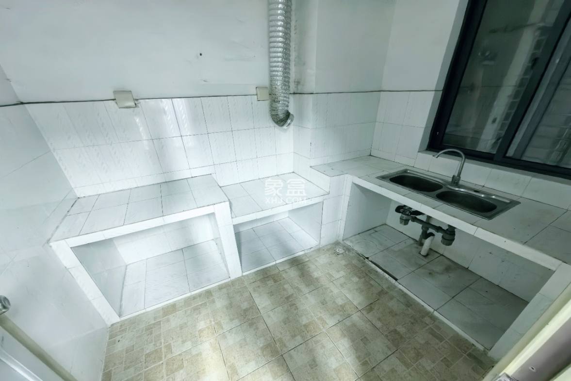 金海广场 4室2厅2卫 3400.0元/月 金海广场 4室2厅2卫 3400.0元/月室内图