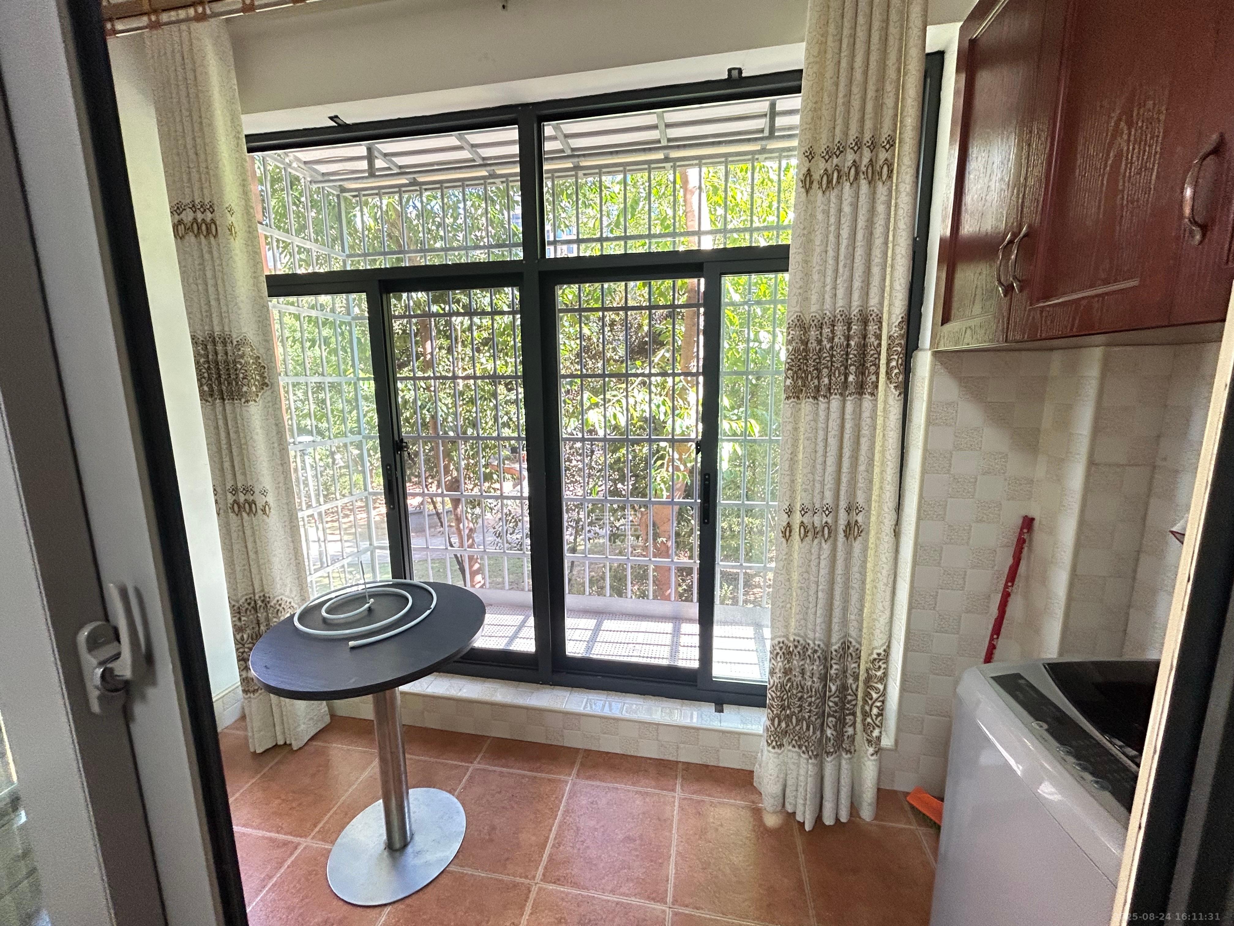 怡海星城 1室2厅1卫 1600.0元/月 怡海星城 1室2厅1卫 1600.0元/月室内图