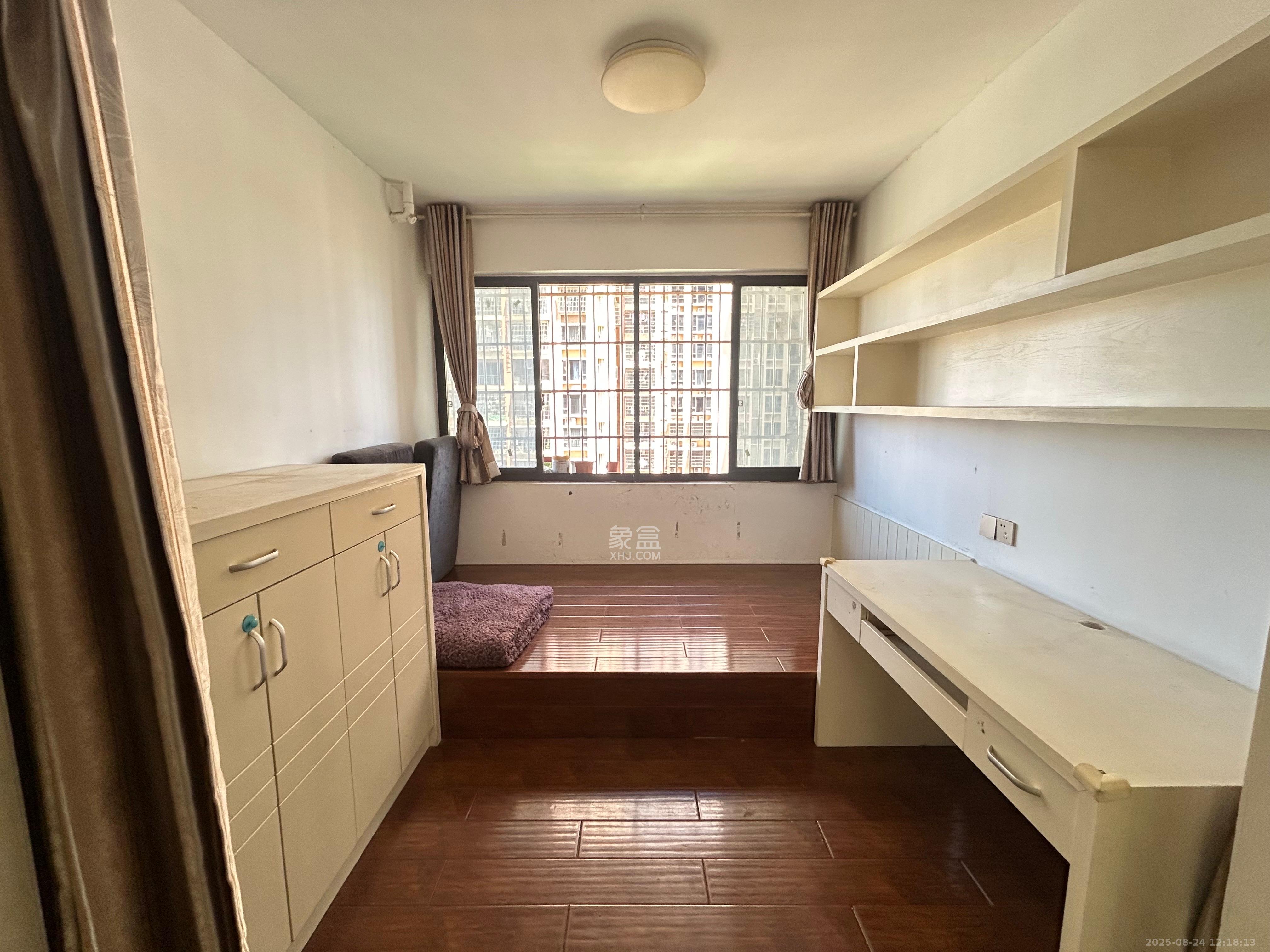 幸福庄园  4室2厅2卫    2200.0元/月 幸福庄园  4室2厅2卫    2200.0元/月室内图