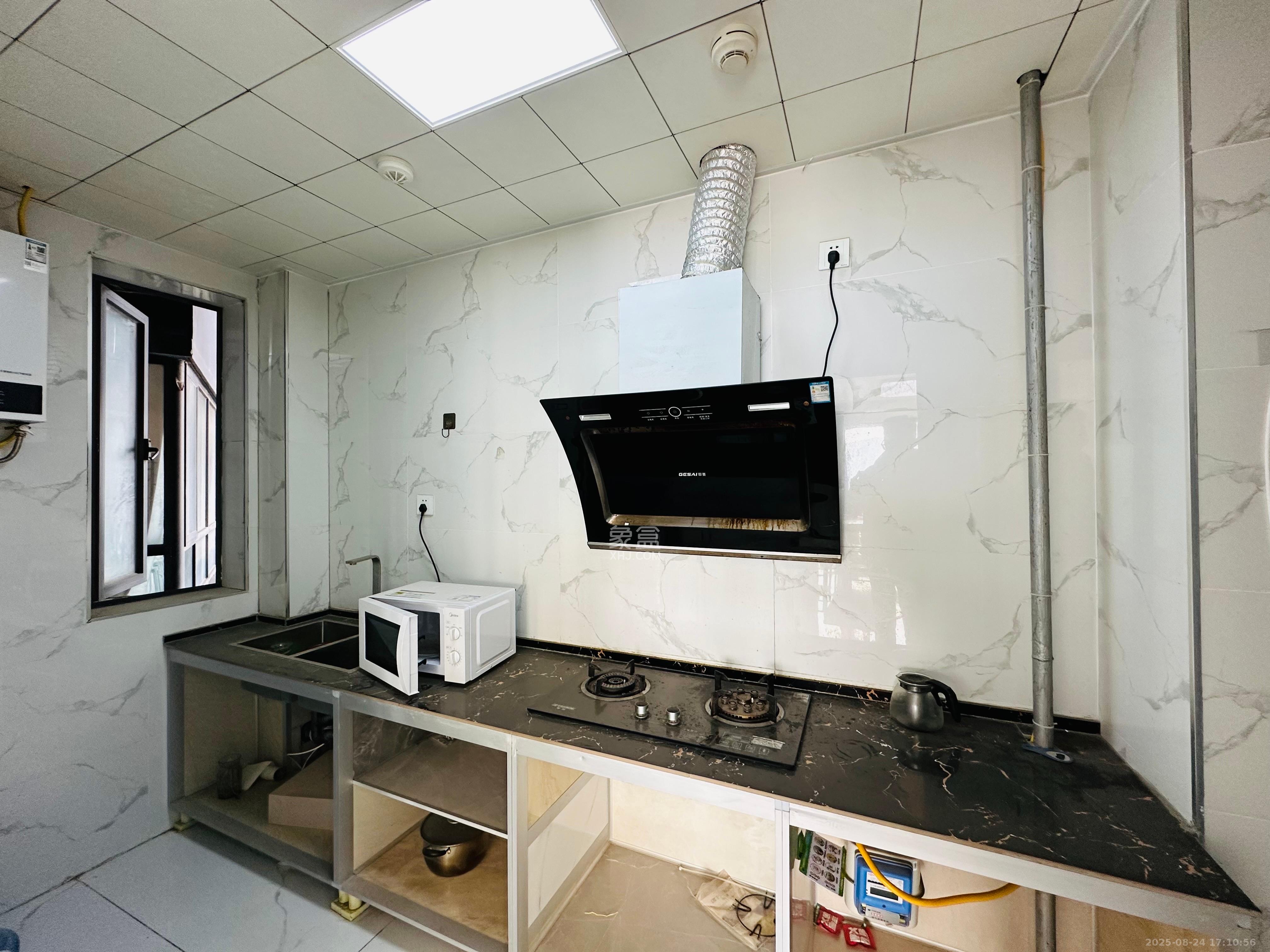 天祥水晶湾 4室2厅2卫 4500.0元/月 天祥水晶湾 4室2厅2卫 4500.0元/月室内图