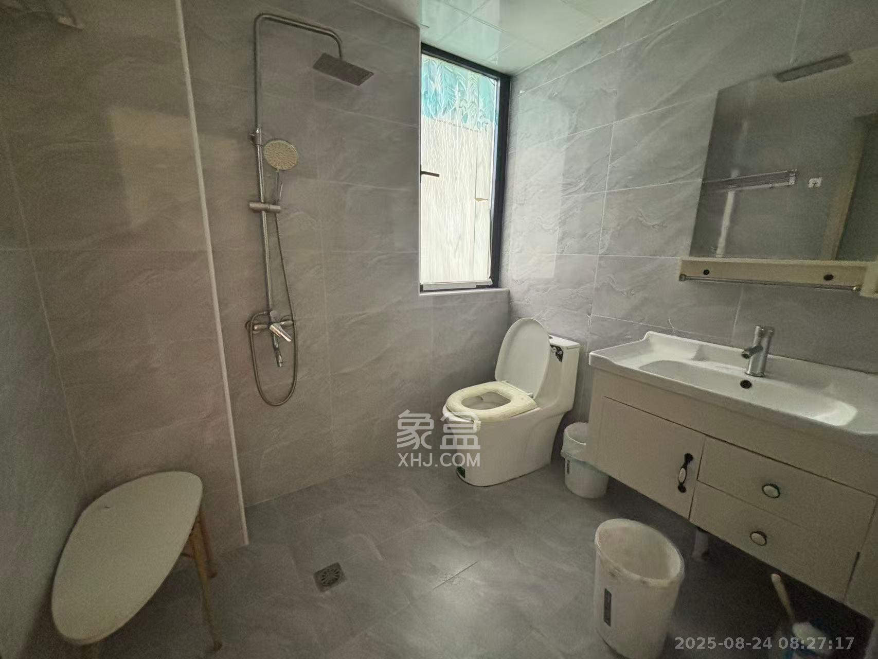 建发中央悦府  4室2厅2卫   4200.00元/月室内图