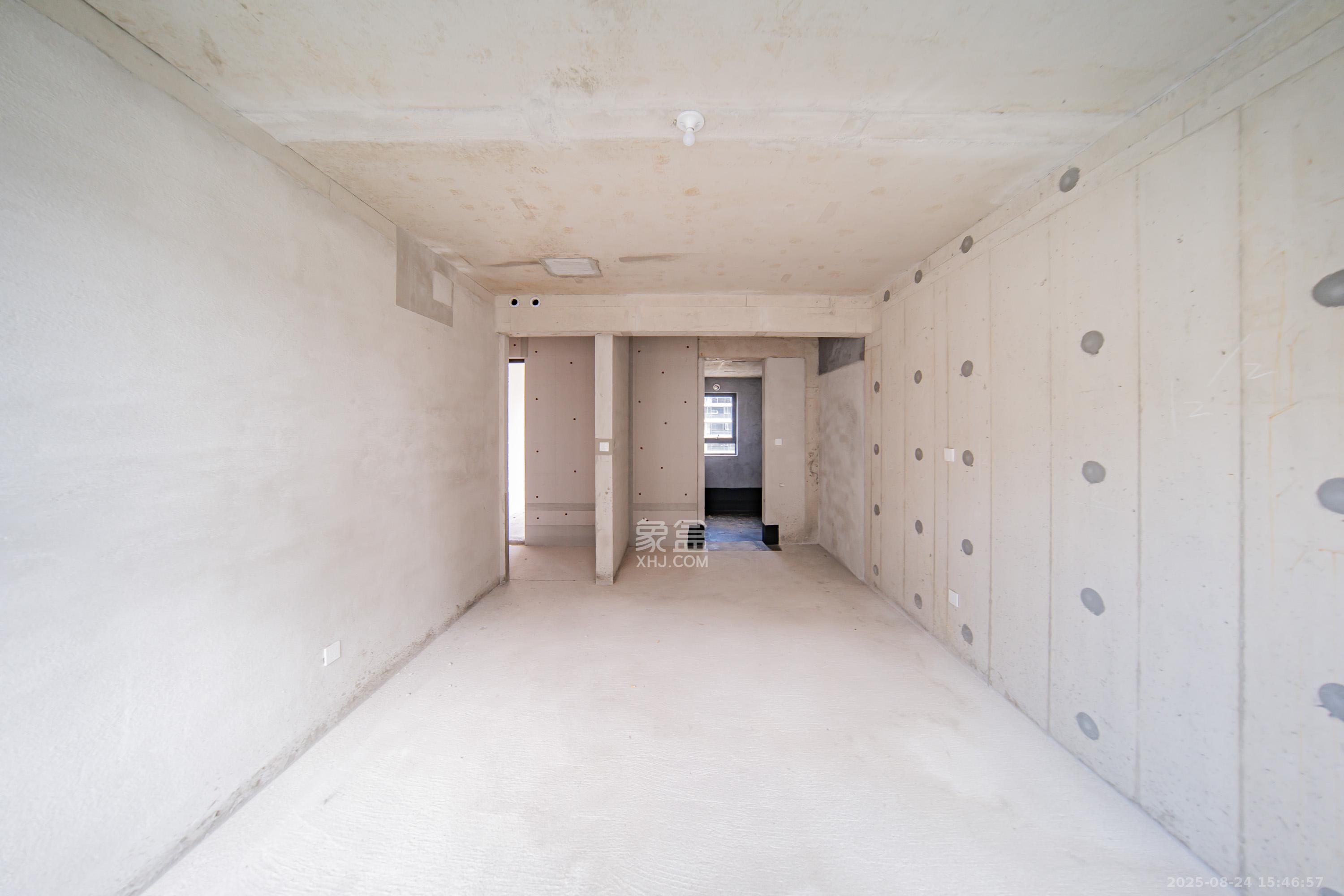 中建钰山湖  4室2厅3卫    290.0万 中建钰山湖  4室2厅3卫    290.0万卧室