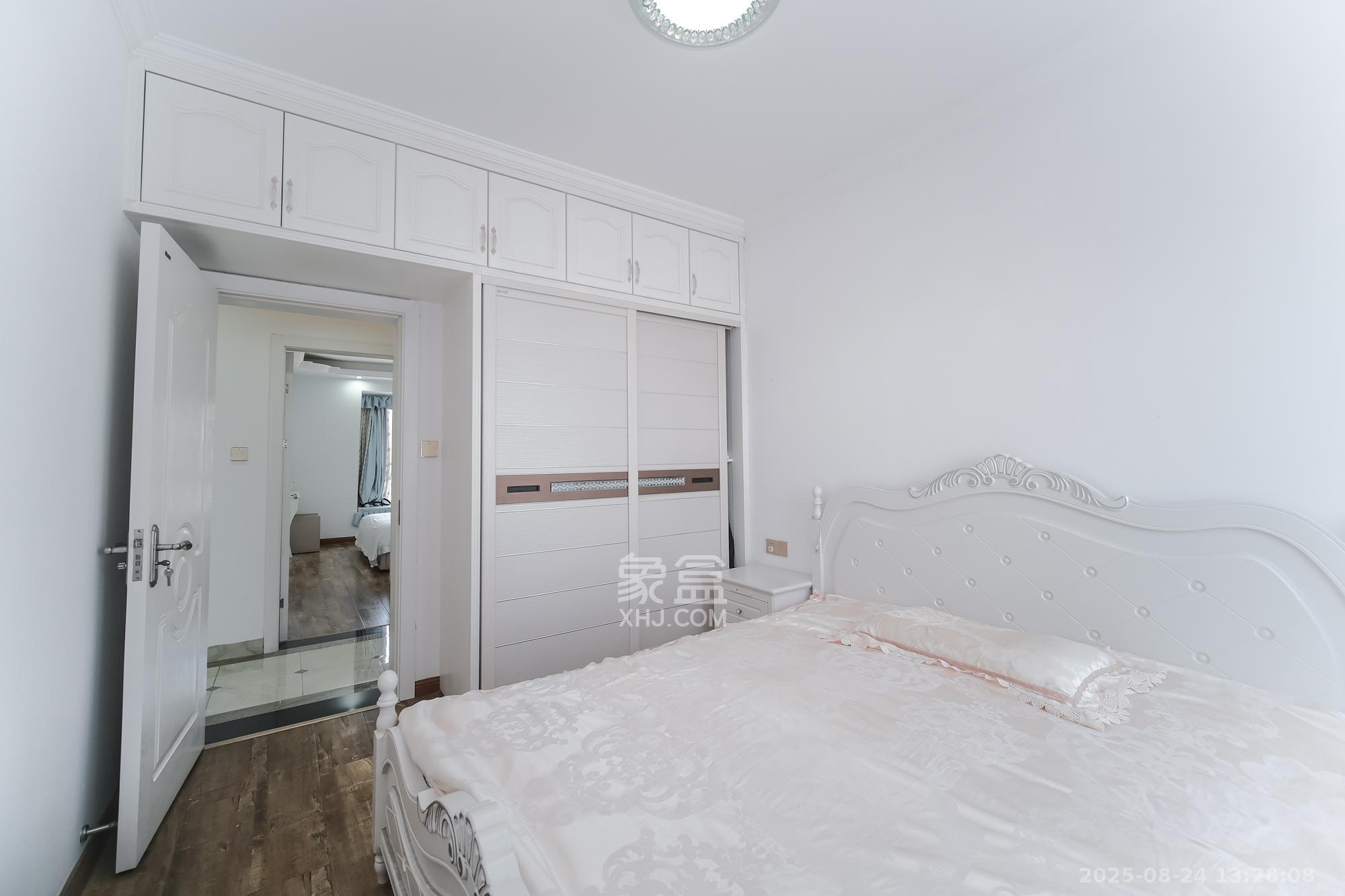 丰源国际 3室2厅2卫 81.0万 丰源国际 3室2厅2卫 81.0万卧室