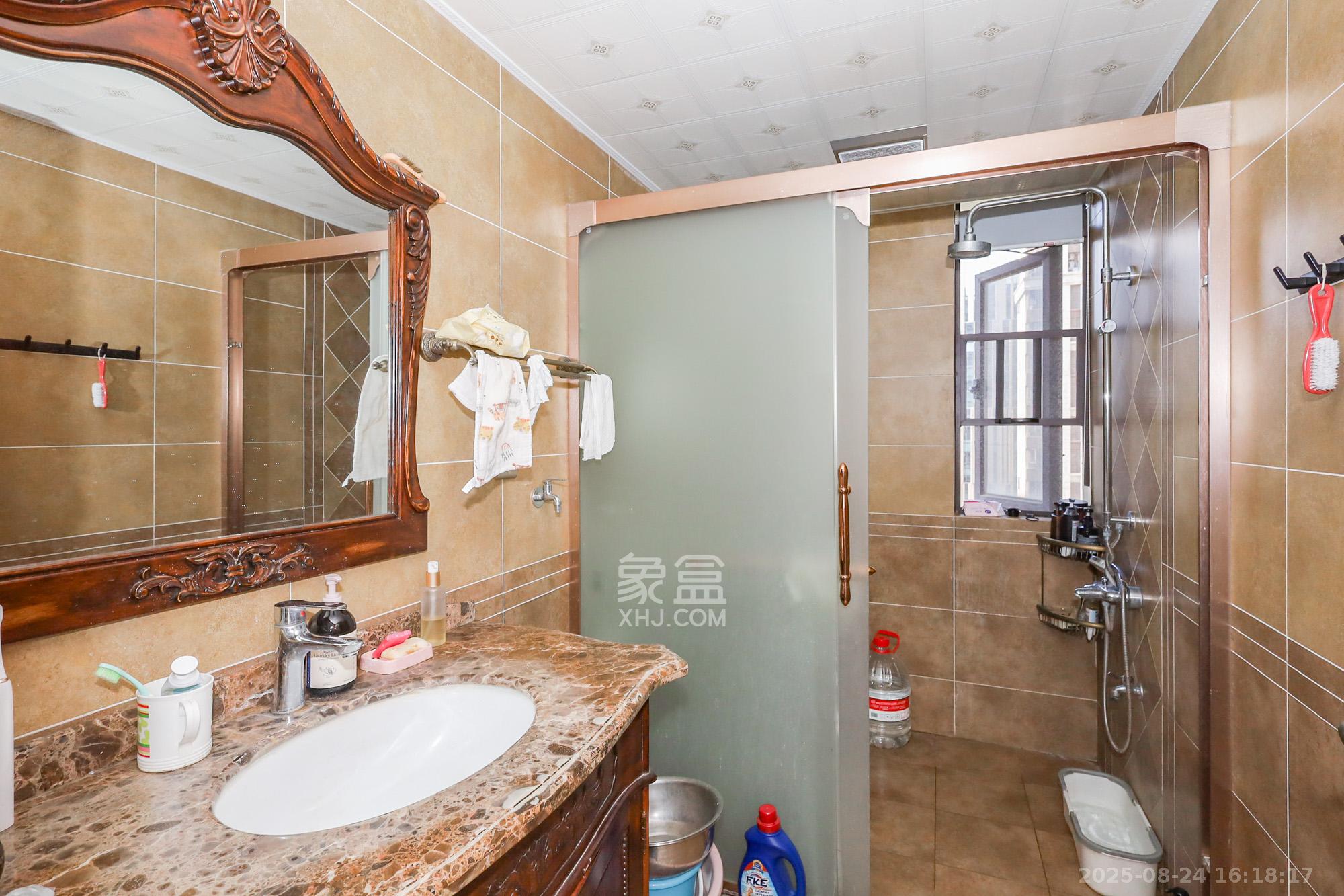 南山雍江汇(滨江国际新城)  4室2厅2卫    175.0万 南山雍江汇(滨江国际新城)  4室2厅2卫    175.0万卫生间