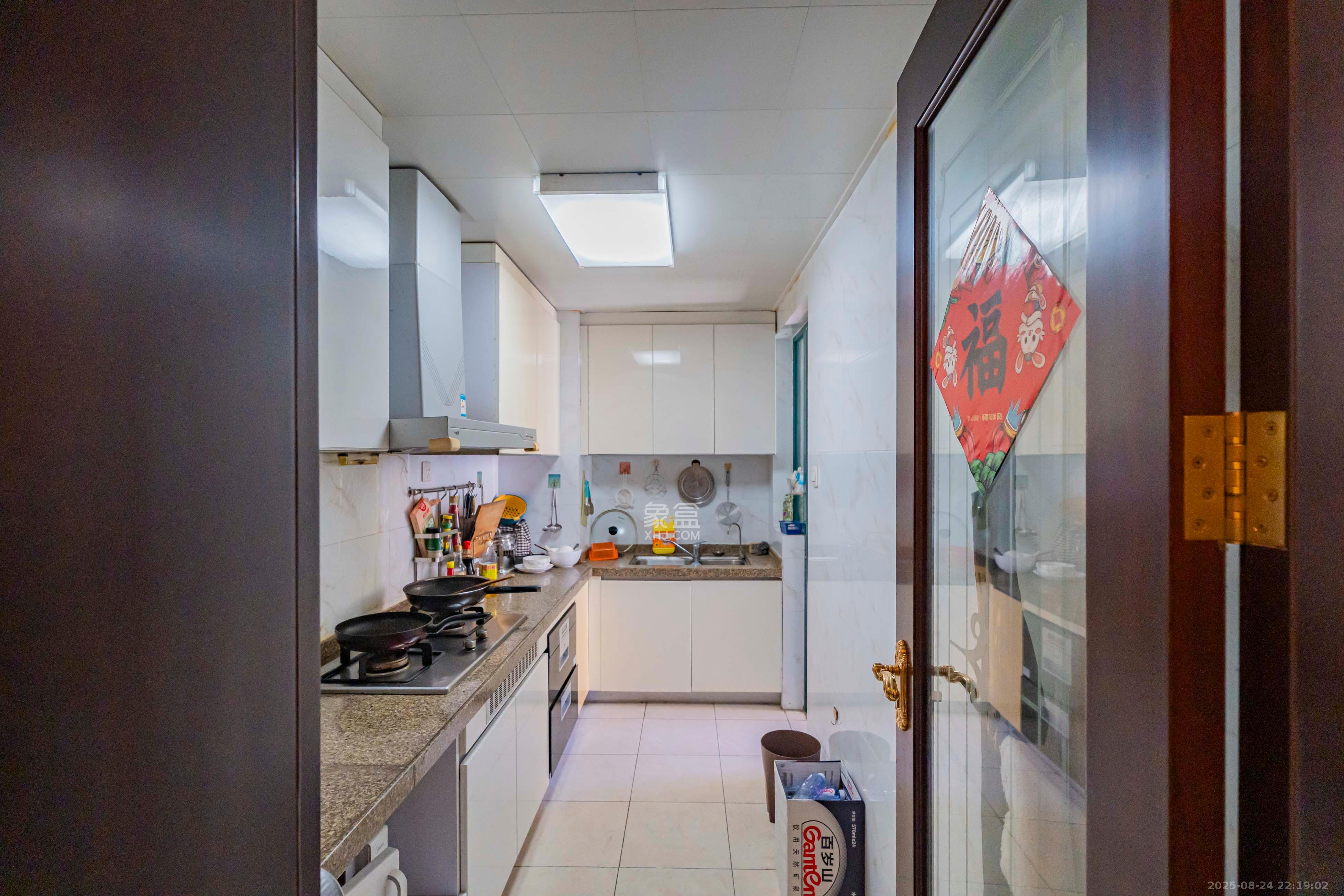 恒大雅苑  2室2厅2卫    79.0万 恒大雅苑  2室2厅2卫    79.0万厨房