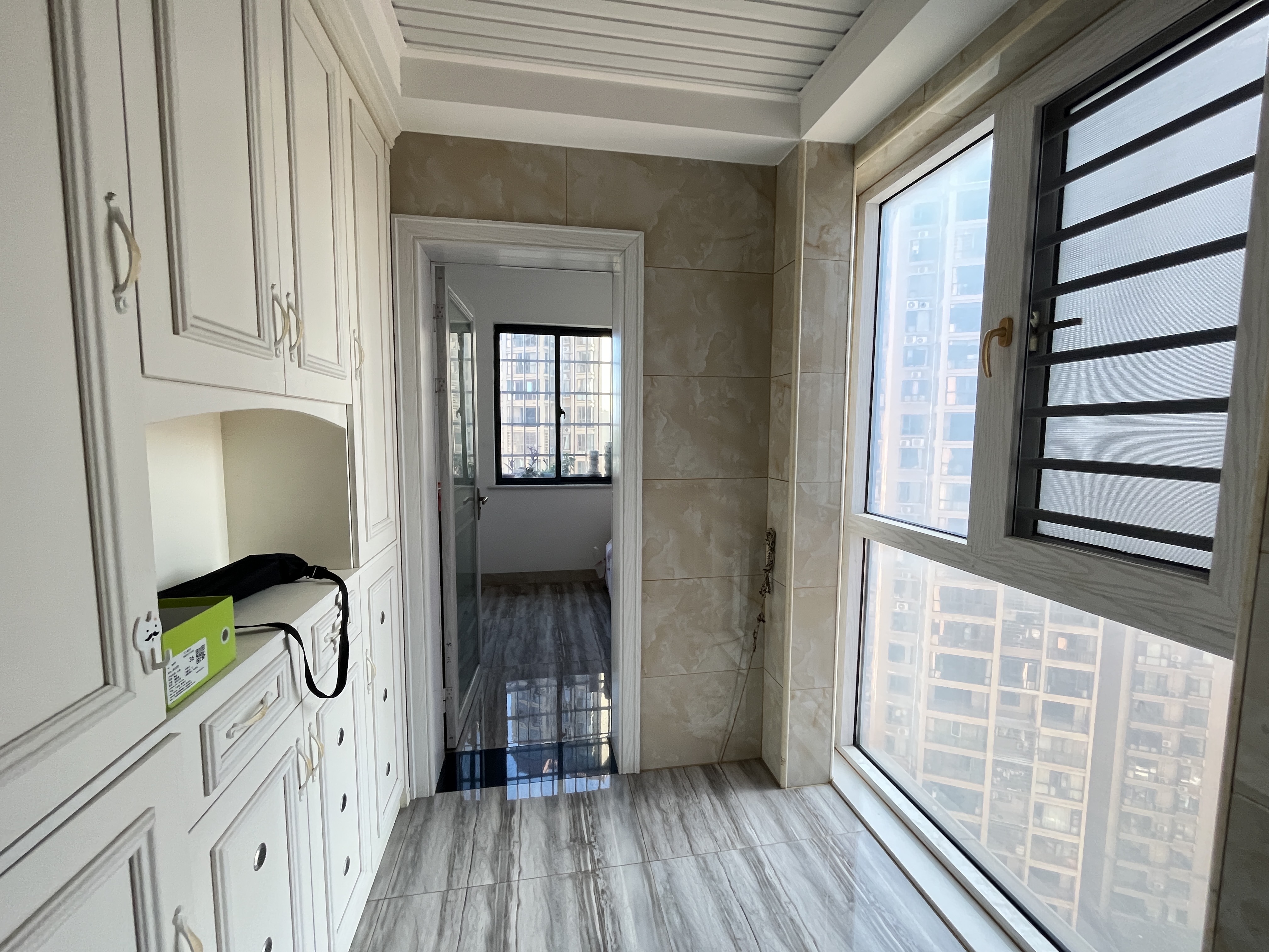 金益紫檀 4室2厅2卫 80.8万 金益紫檀 4室2厅2卫 80.8万客厅