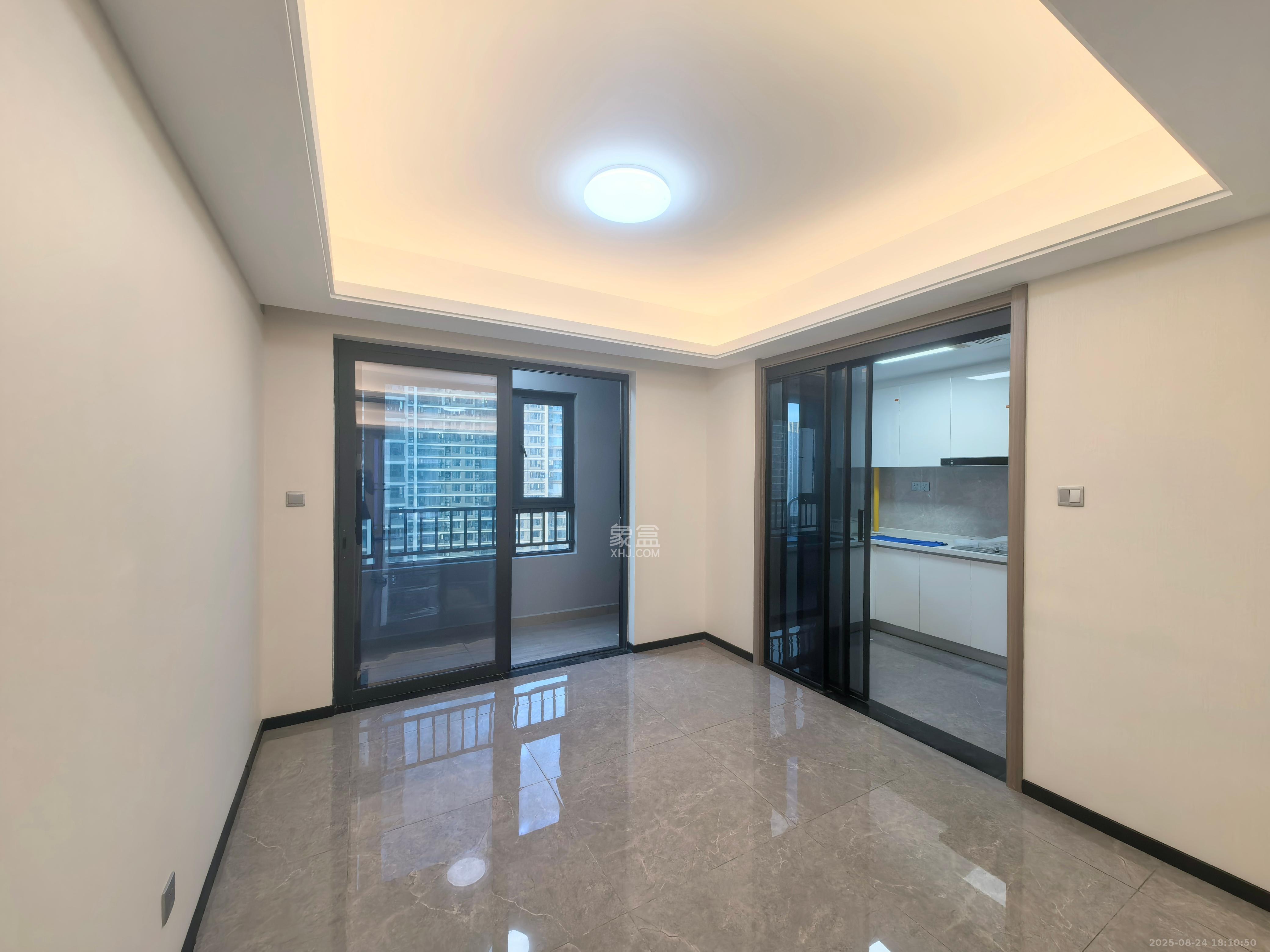 中海阅溪府 4室2厅2卫 3500.0元/月 中海阅溪府 4室2厅2卫 3500.0元/月室内图