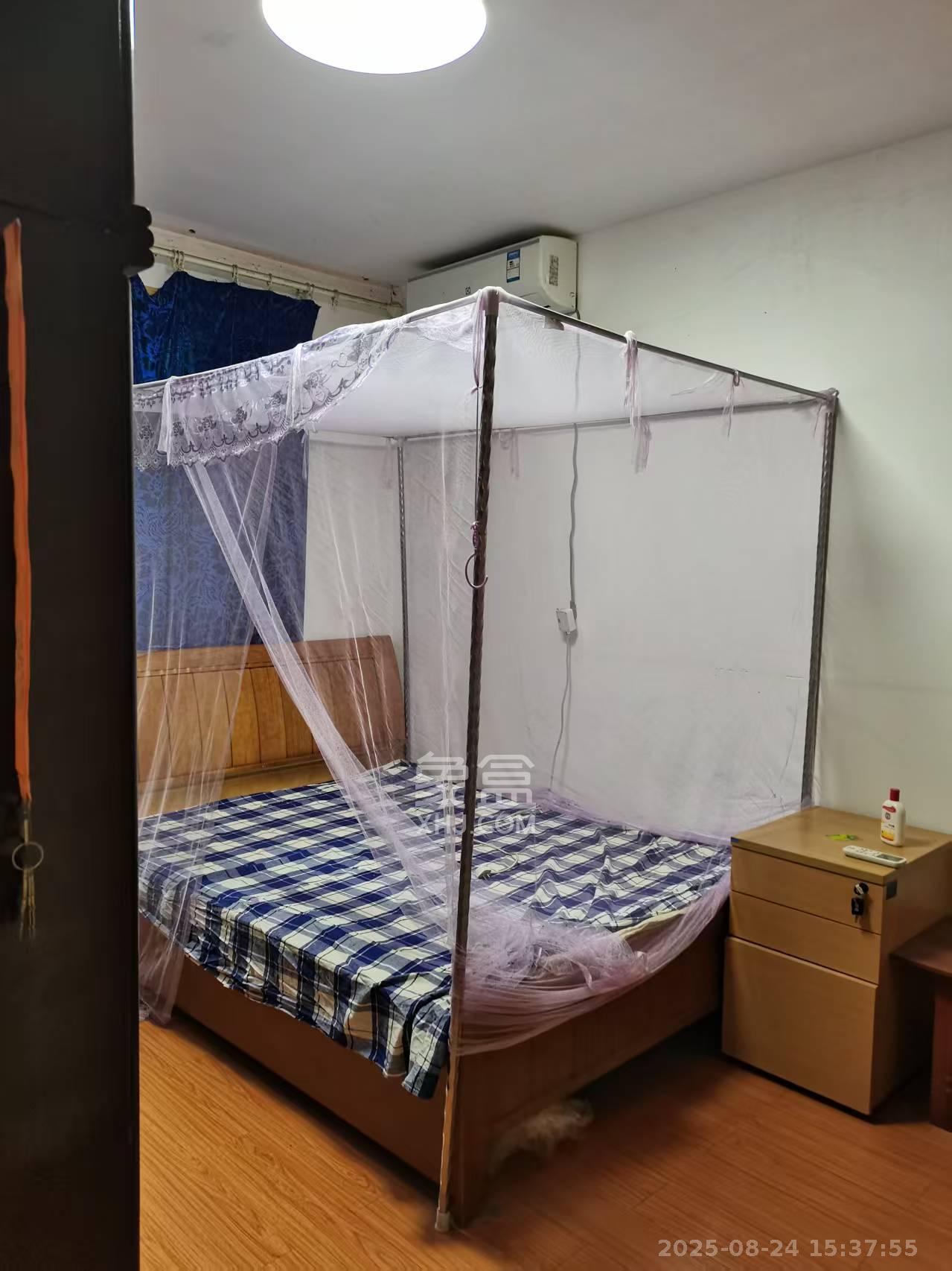 牛婆塘社区  1室1厅1卫   1300.00元/月室内图