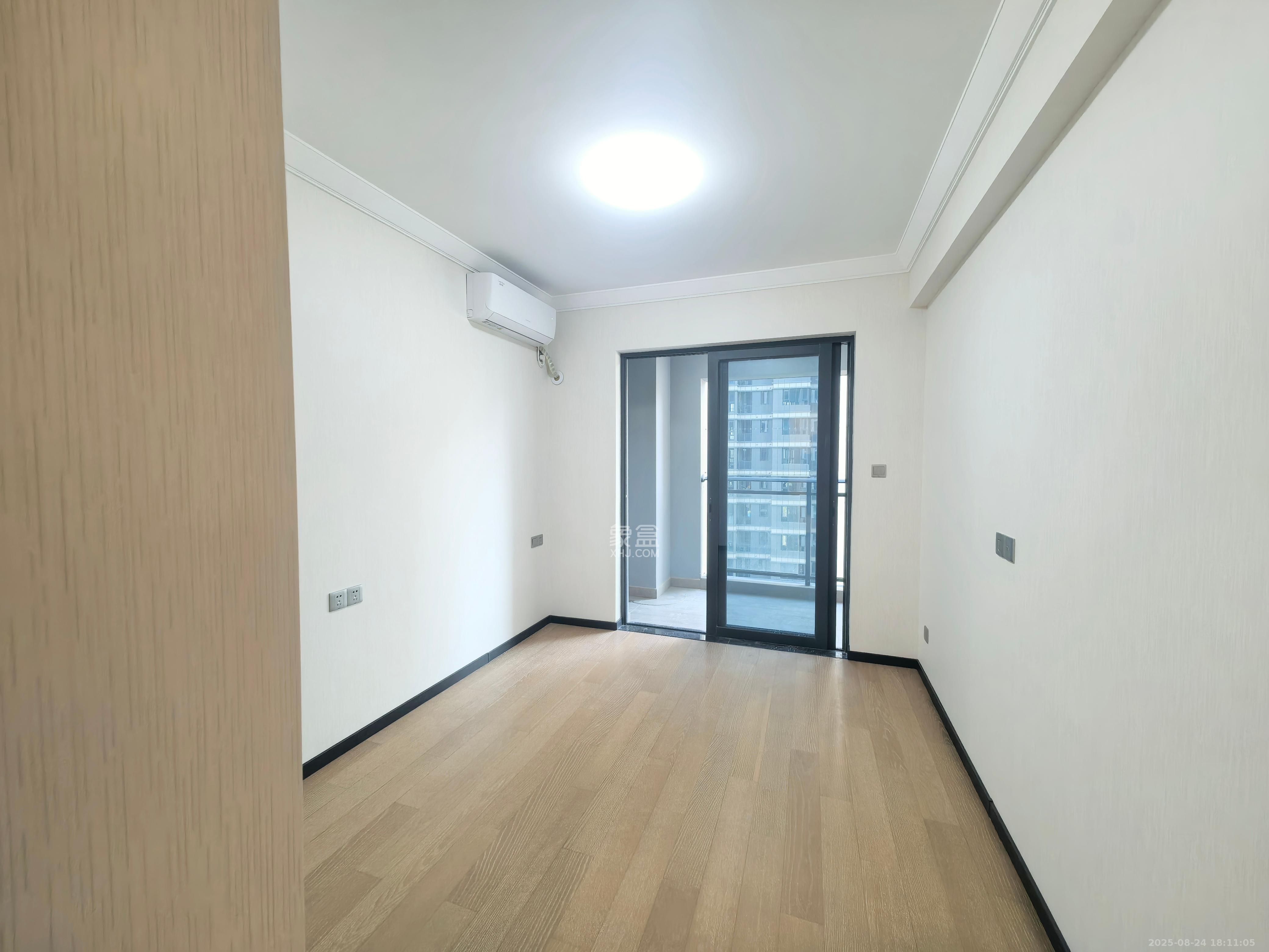 中海阅溪府 4室2厅2卫 3500.0元/月 中海阅溪府 4室2厅2卫 3500.0元/月室内图