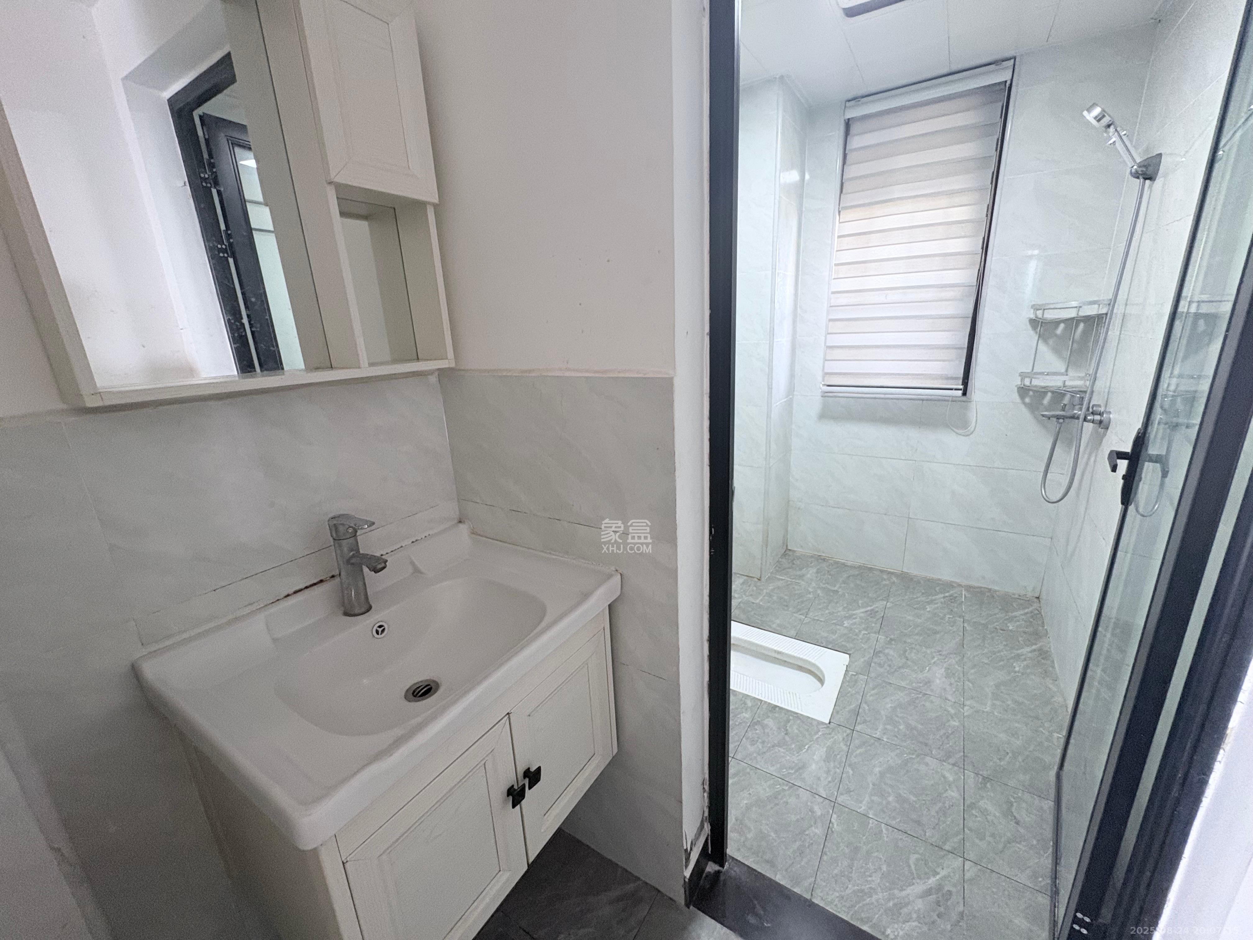 金辉优步花园  3室2厅1卫    2500.0元/月室内图