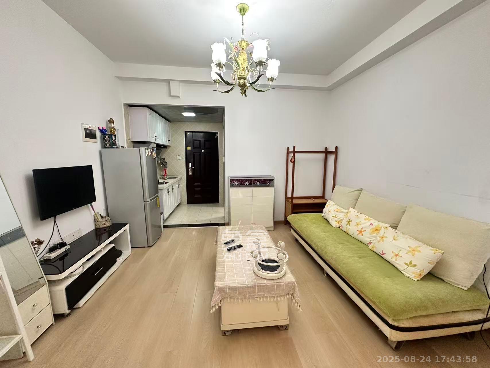 尊邸华庭 1室1厅1卫 1599.0元/月 尊邸华庭 1室1厅1卫 1599.0元/月室内图