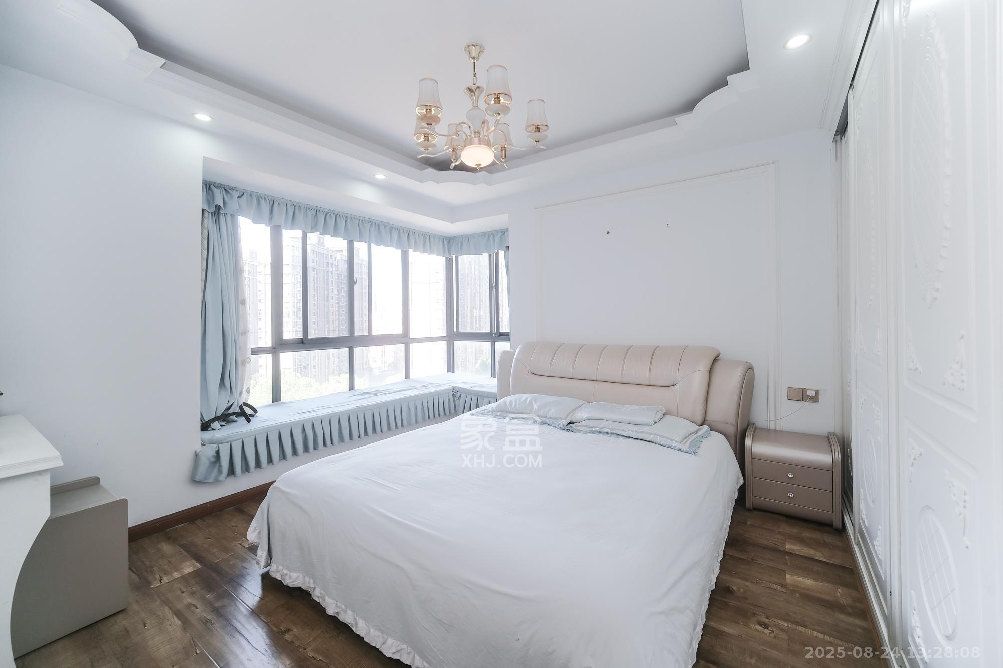 丰源国际  3室2厅2卫    81.0万卧室