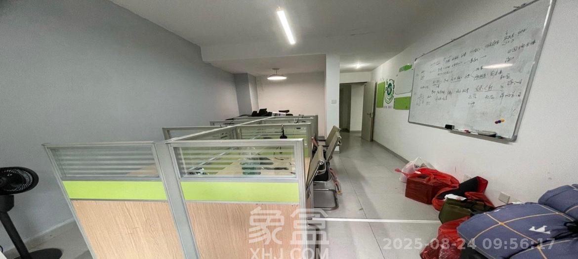 阳光100二期  4室2厅2卫   4800.00元/月室内图