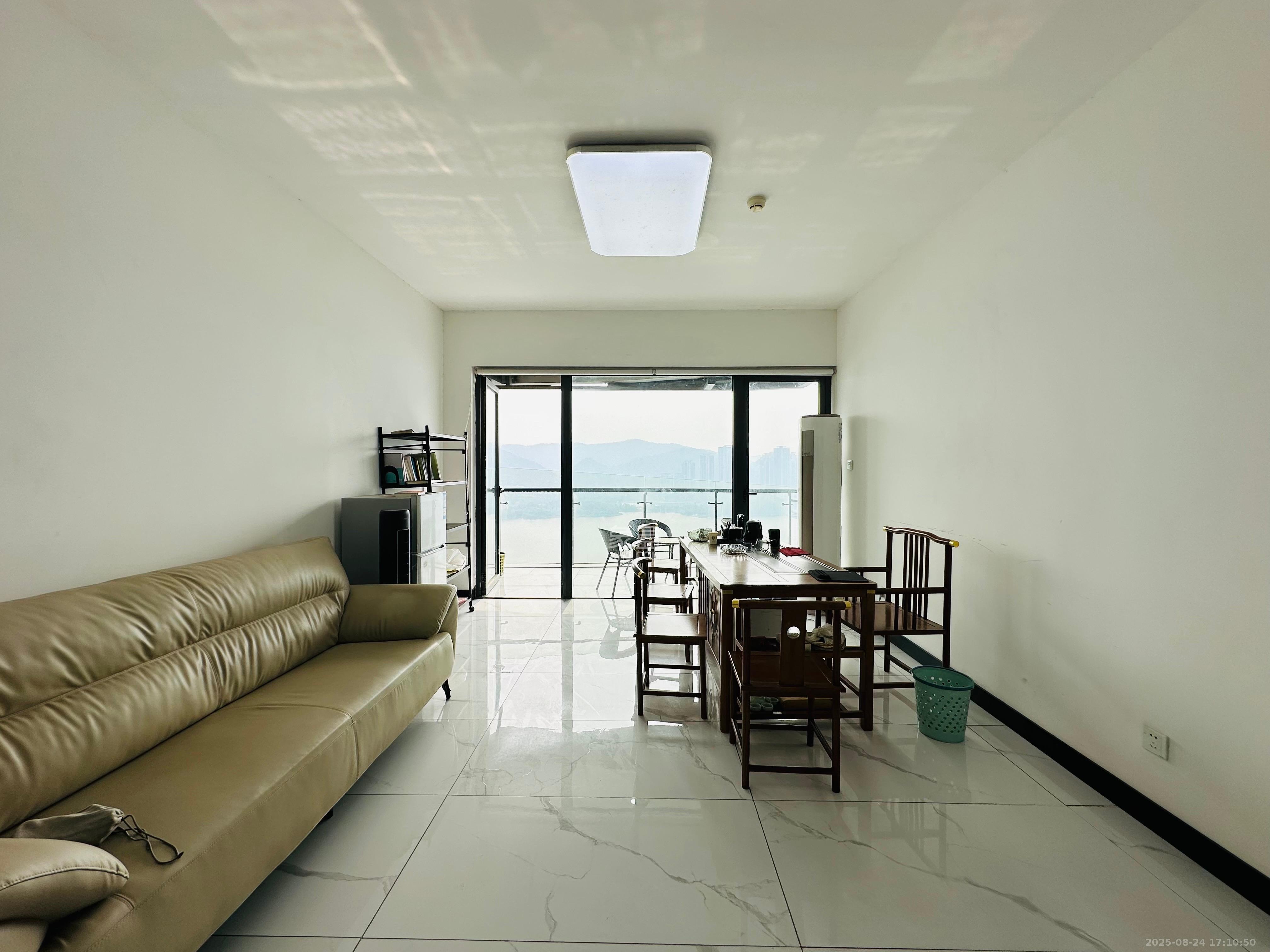 天祥水晶湾 4室2厅2卫 4500.0元/月 天祥水晶湾 4室2厅2卫 4500.0元/月室内图