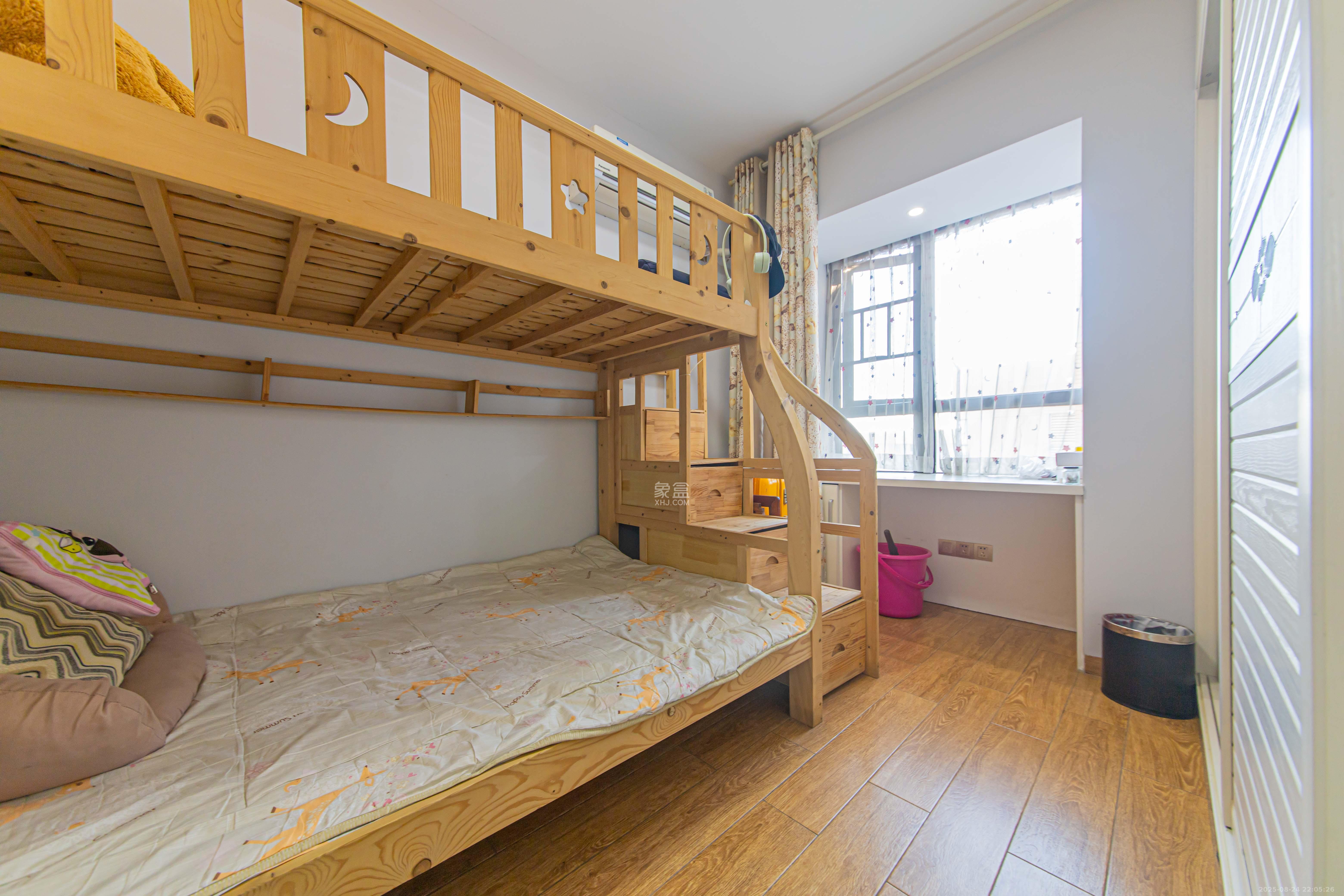 北辰中央公园C区 3室2厅1卫 90.0万 北辰中央公园C区 3室2厅1卫 90.0万卧室