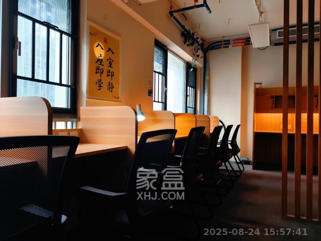 梅溪湖金茂湾  1室1厅1卫   7800.00元/月室内图1
