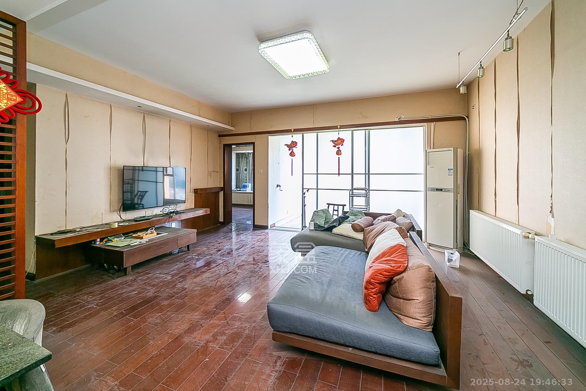 欧园 3室2厅2卫 105.0万 欧园 3室2厅2卫 105.0万客厅