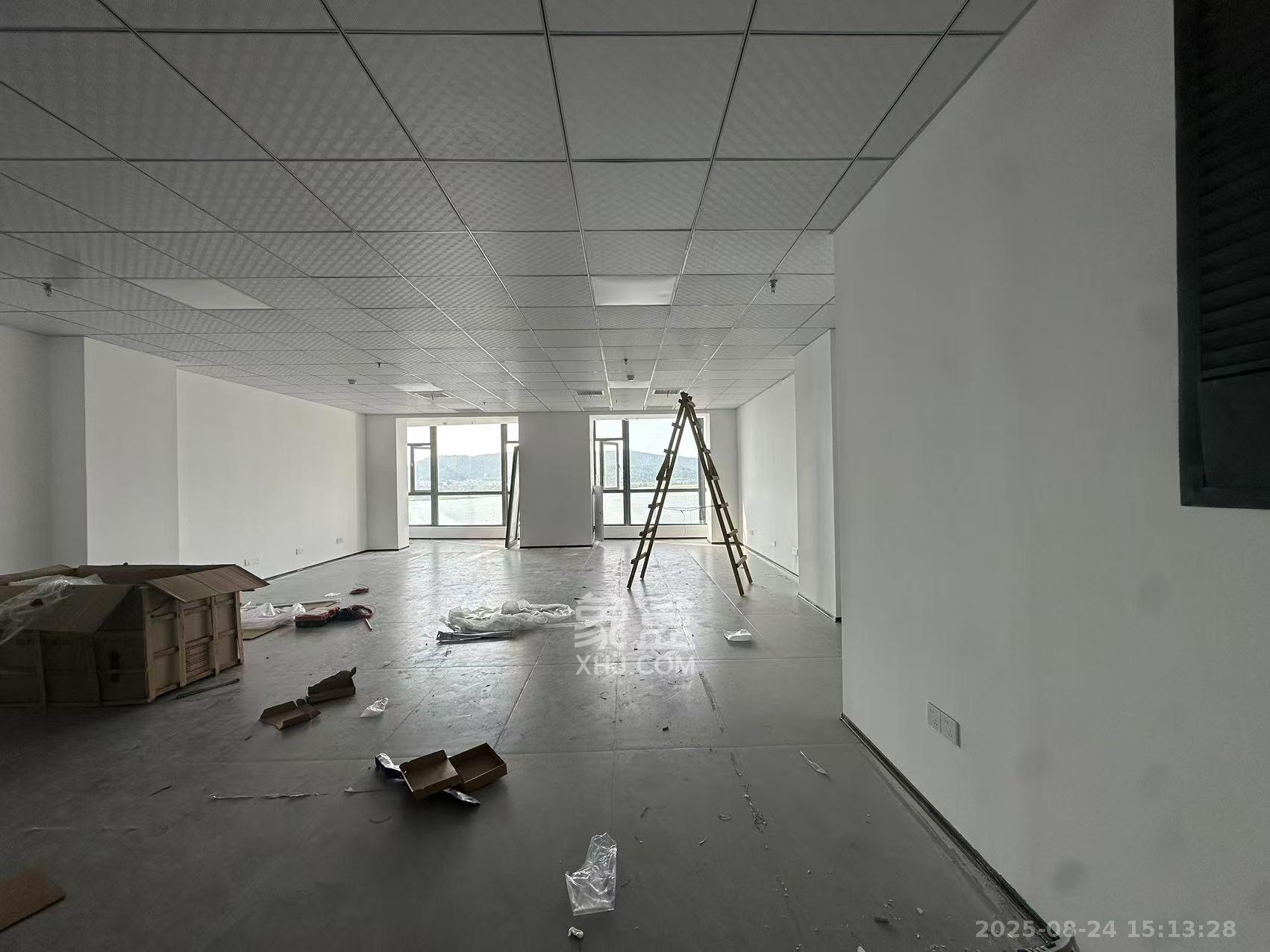 湘江颂  1室1厅1卫    8800.0元/月室内图