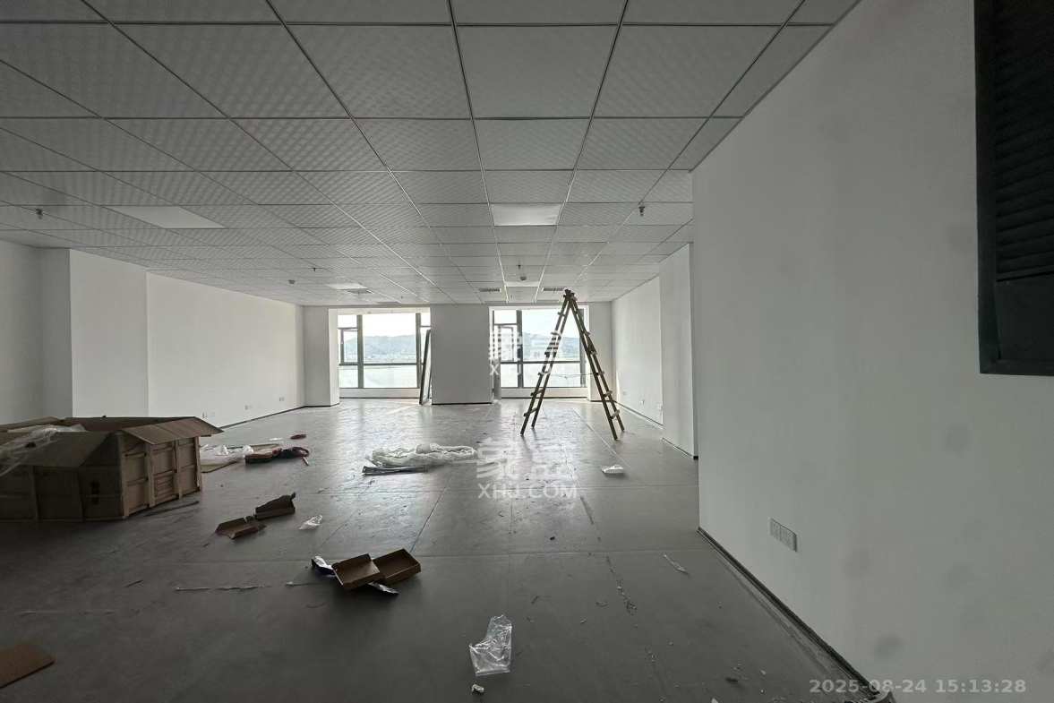 湘江颂  1室1厅1卫    8800.0元/月 湘江颂  1室1厅1卫    8800.0元/月室内图