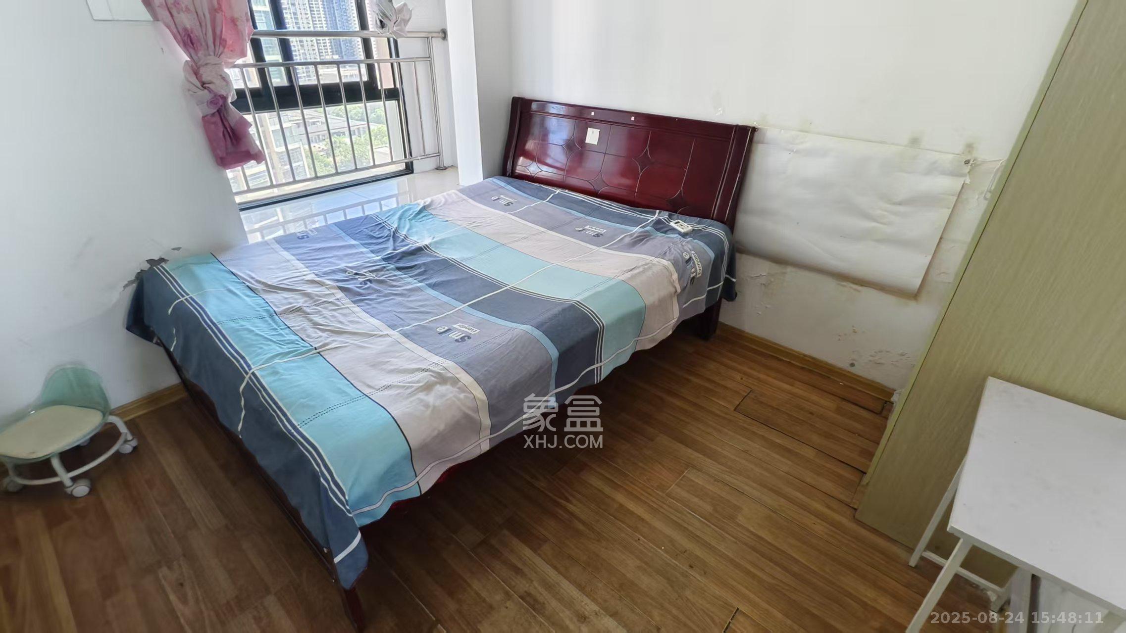 尊邸华庭 4室1厅1卫 2000.0元/月 尊邸华庭 4室1厅1卫 2000.0元/月室内图